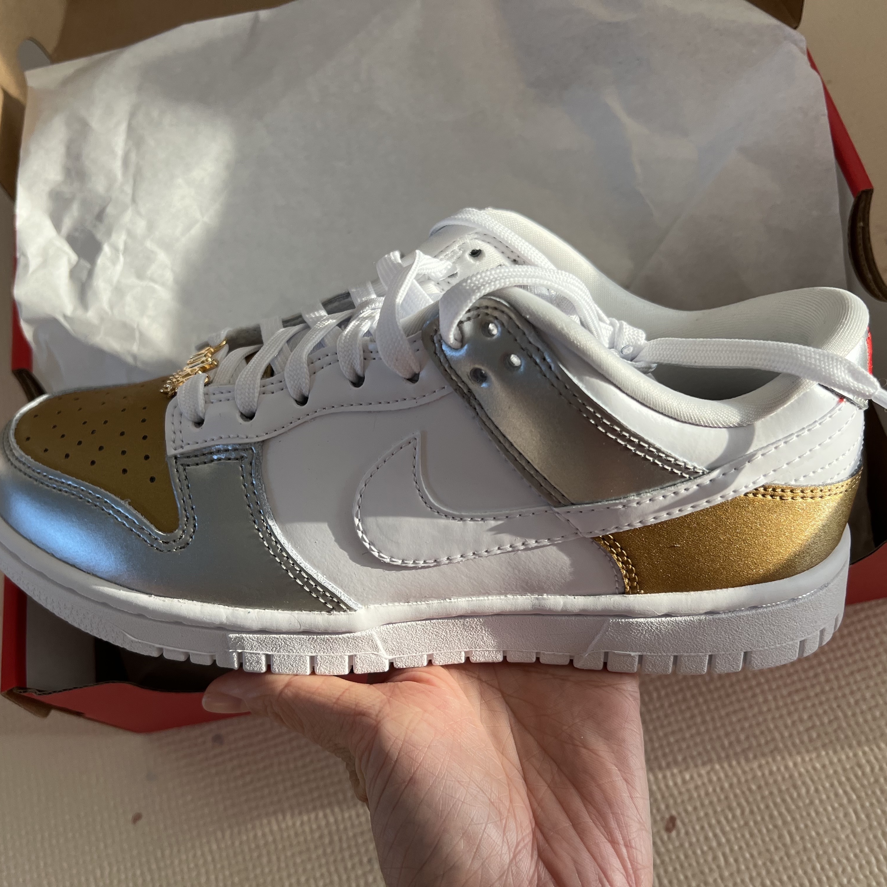 (W) Nike Dunk Low SE Heirloom 착용 스타일