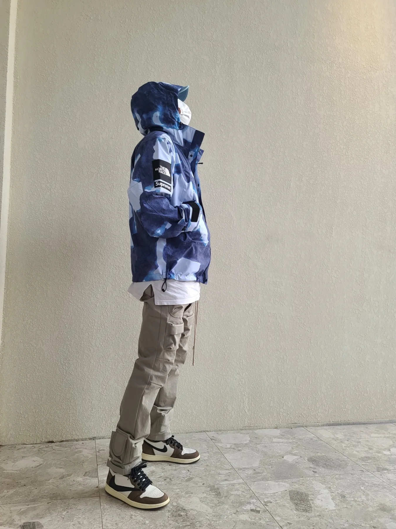 Supreme x The North Face Bleached Denim Print Mountain Jacket Indigo - 21FW, Supreme Washed Chino Twill Camp Cap Denim - 21FW 착용 스타일 - 2