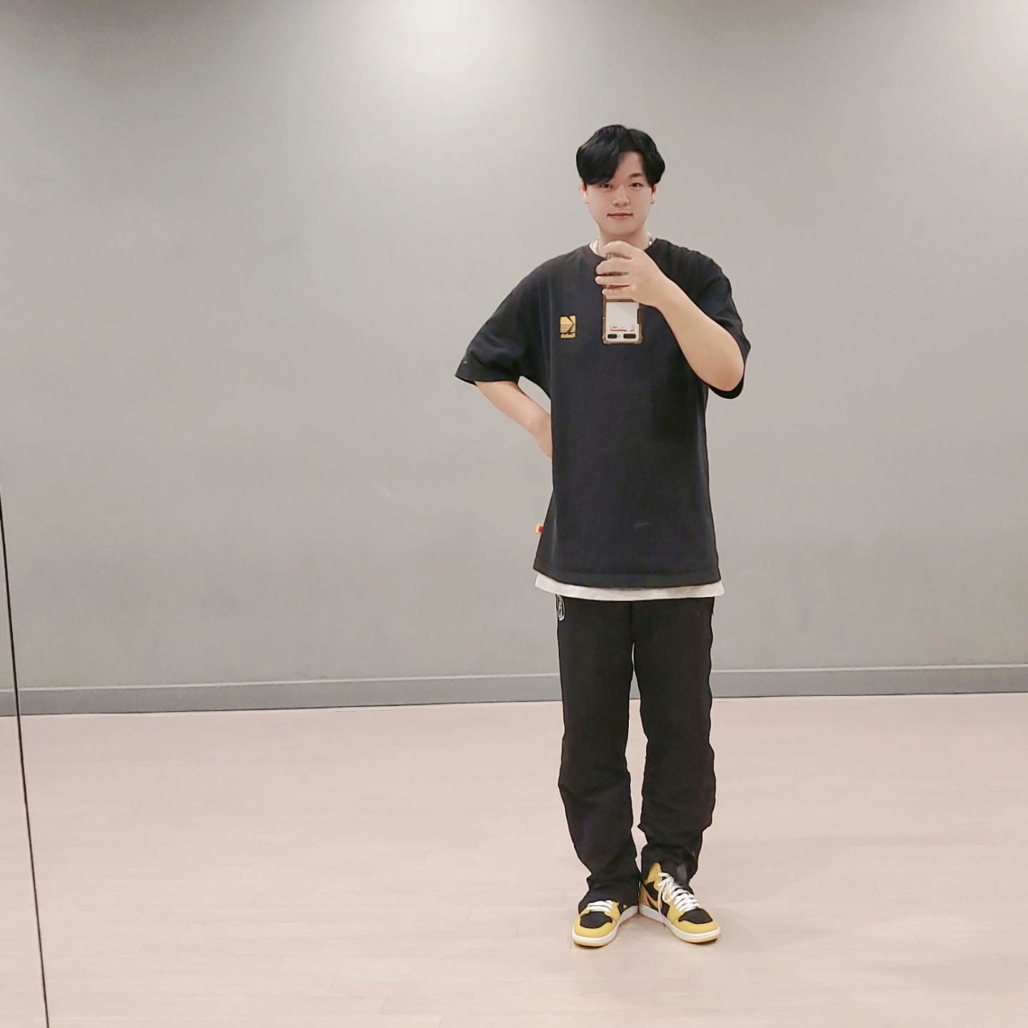 Jordan 1 Retro High OG Pollen 착용 스타일 - 3