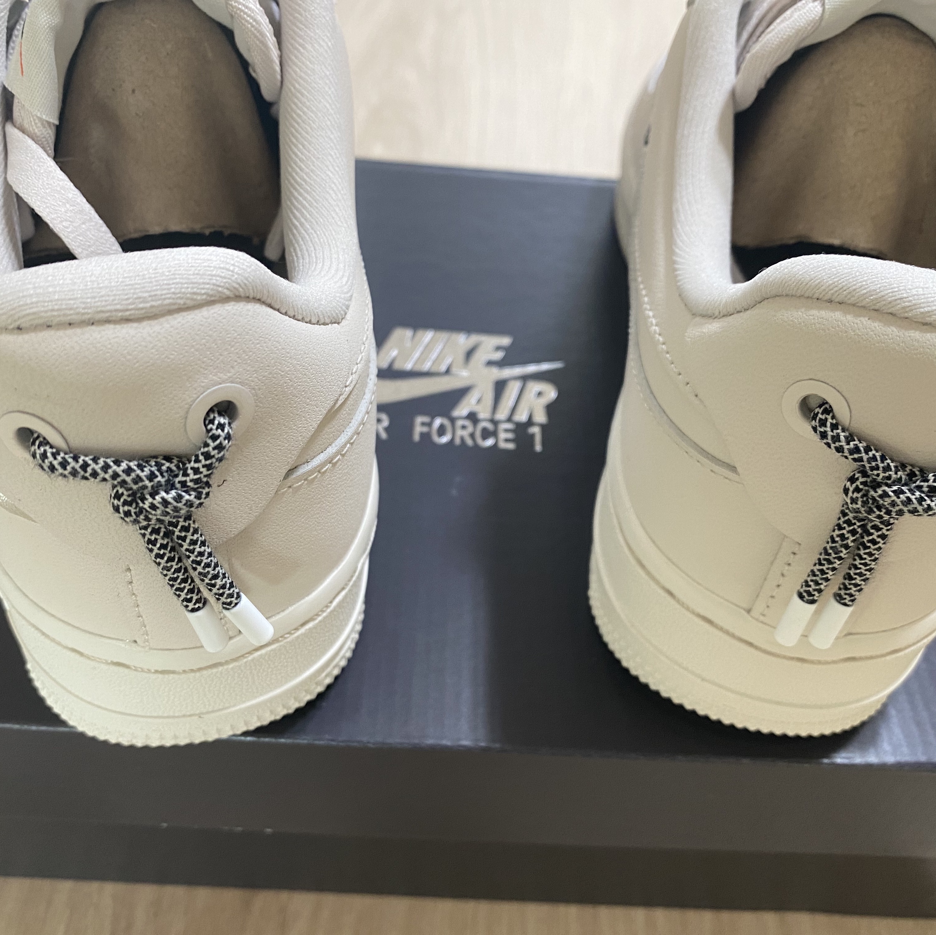 (W) Nike Air Force 1 '07 LX Light Orewood Brown 착용 스타일 - 3