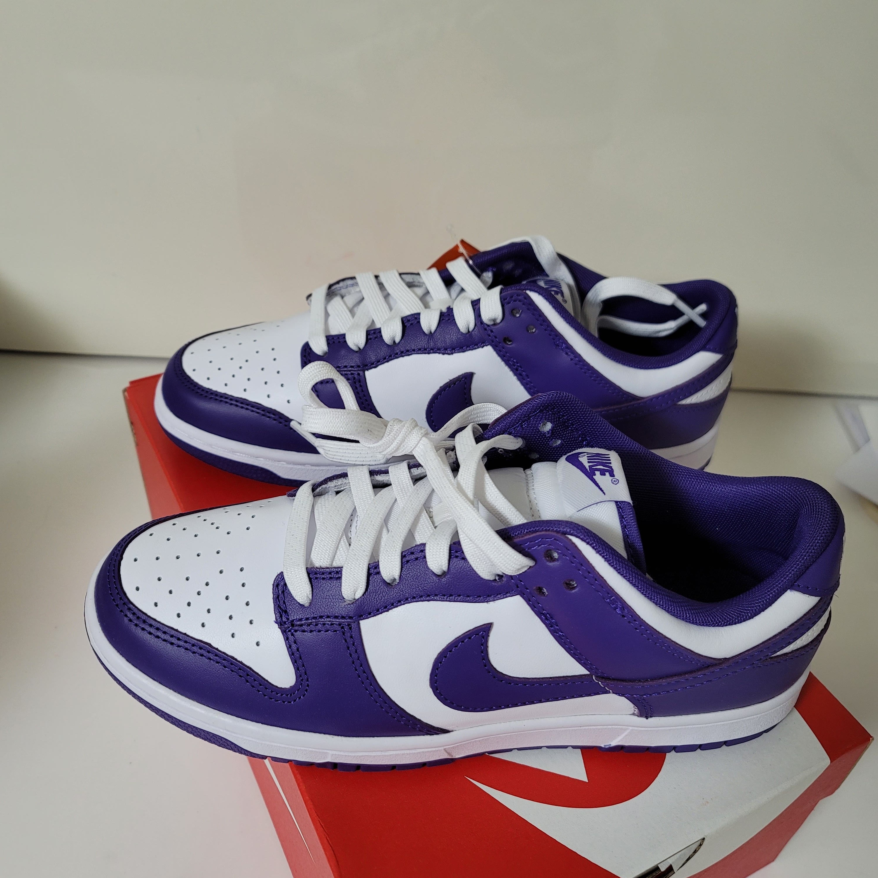 Nike Dunk Low Retro Championship Court Purple 착용 스타일 - 2