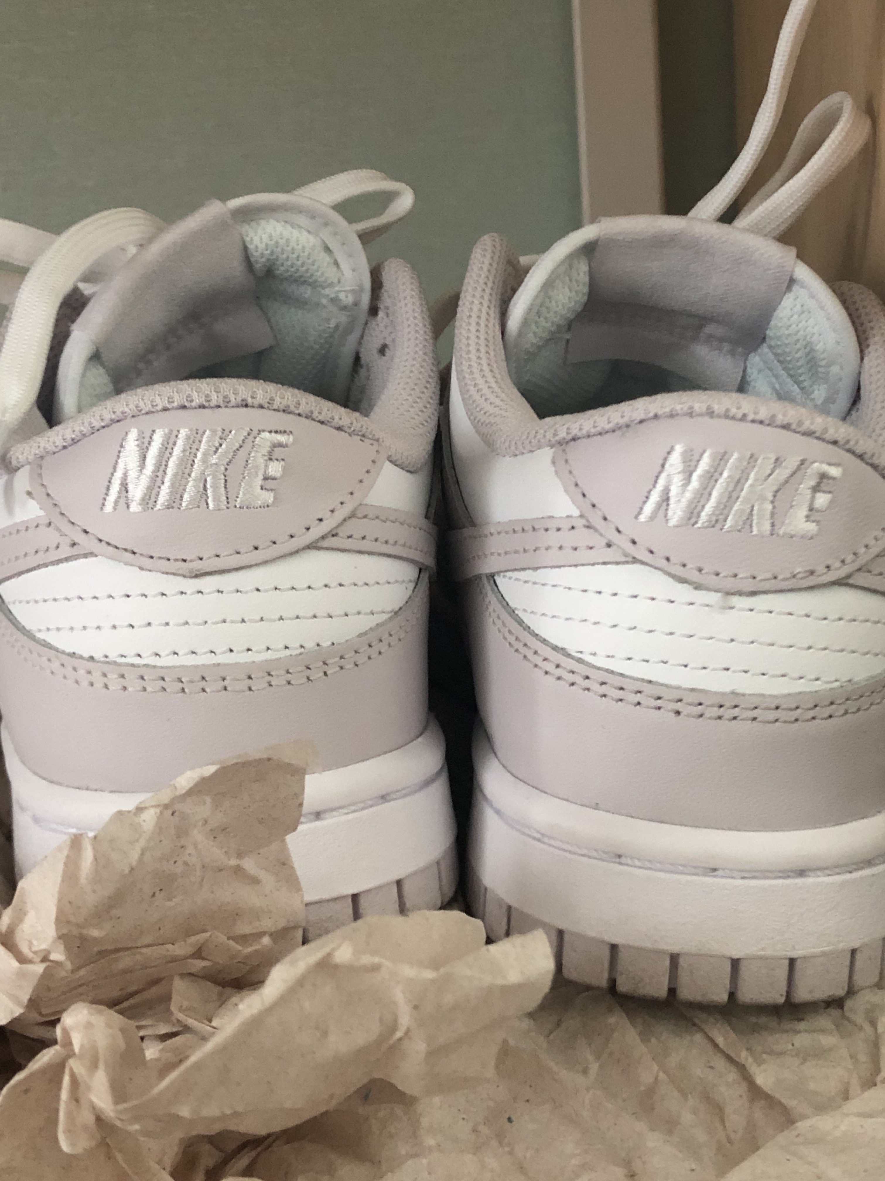 (GS) Nike Court Borough Low 2 Light Smoke Grey, (W) Nike Dunk Low Venice 착용 스타일 - 4