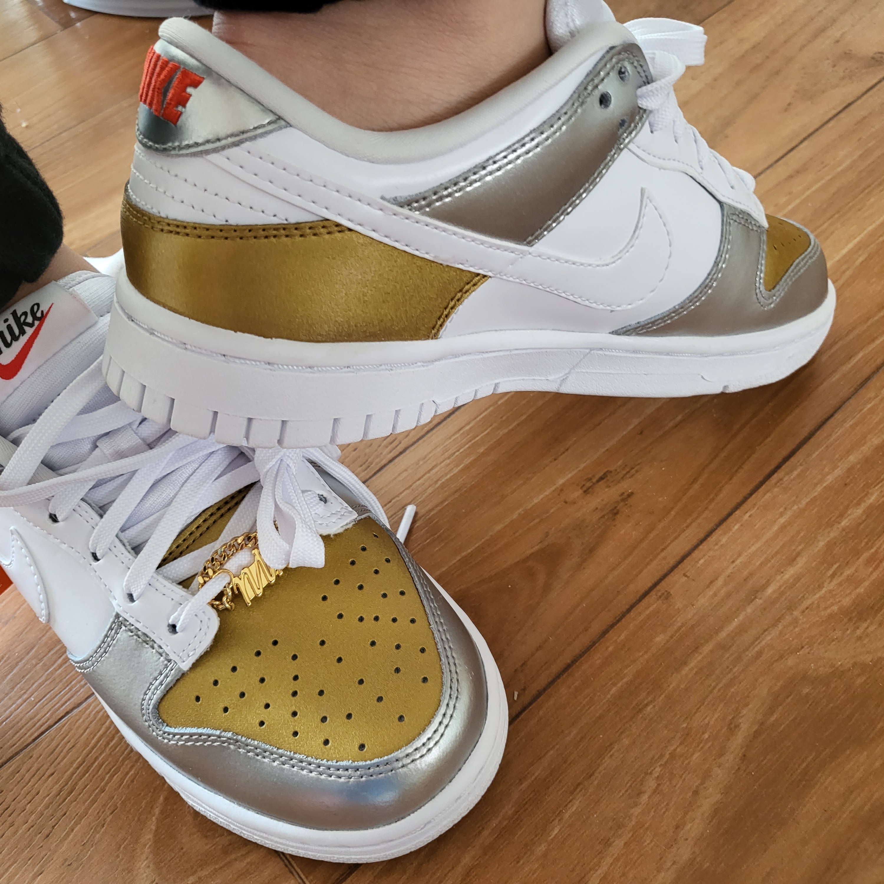 (W) Nike Dunk Low SE Heirloom 착용 스타일 - 3