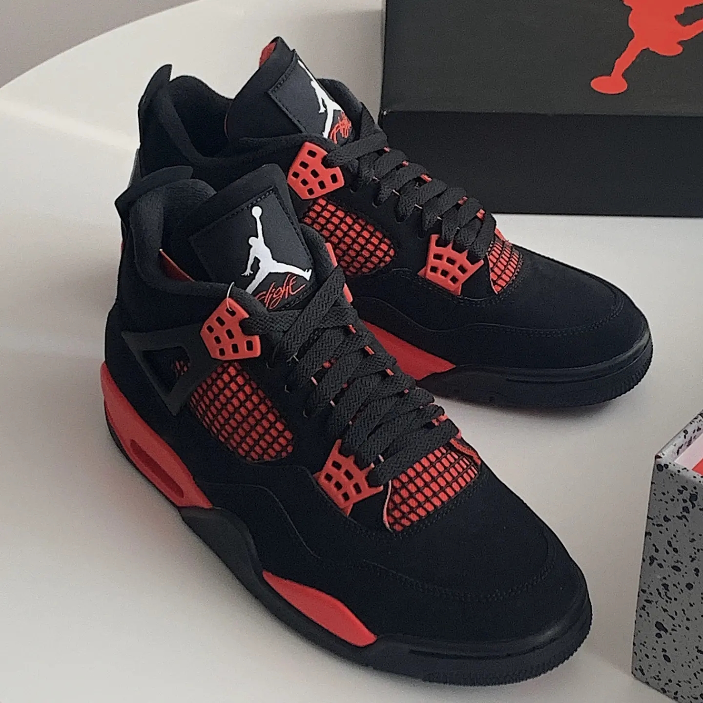 Jordan 4 Retro Crimson 착용 스타일 - 1
