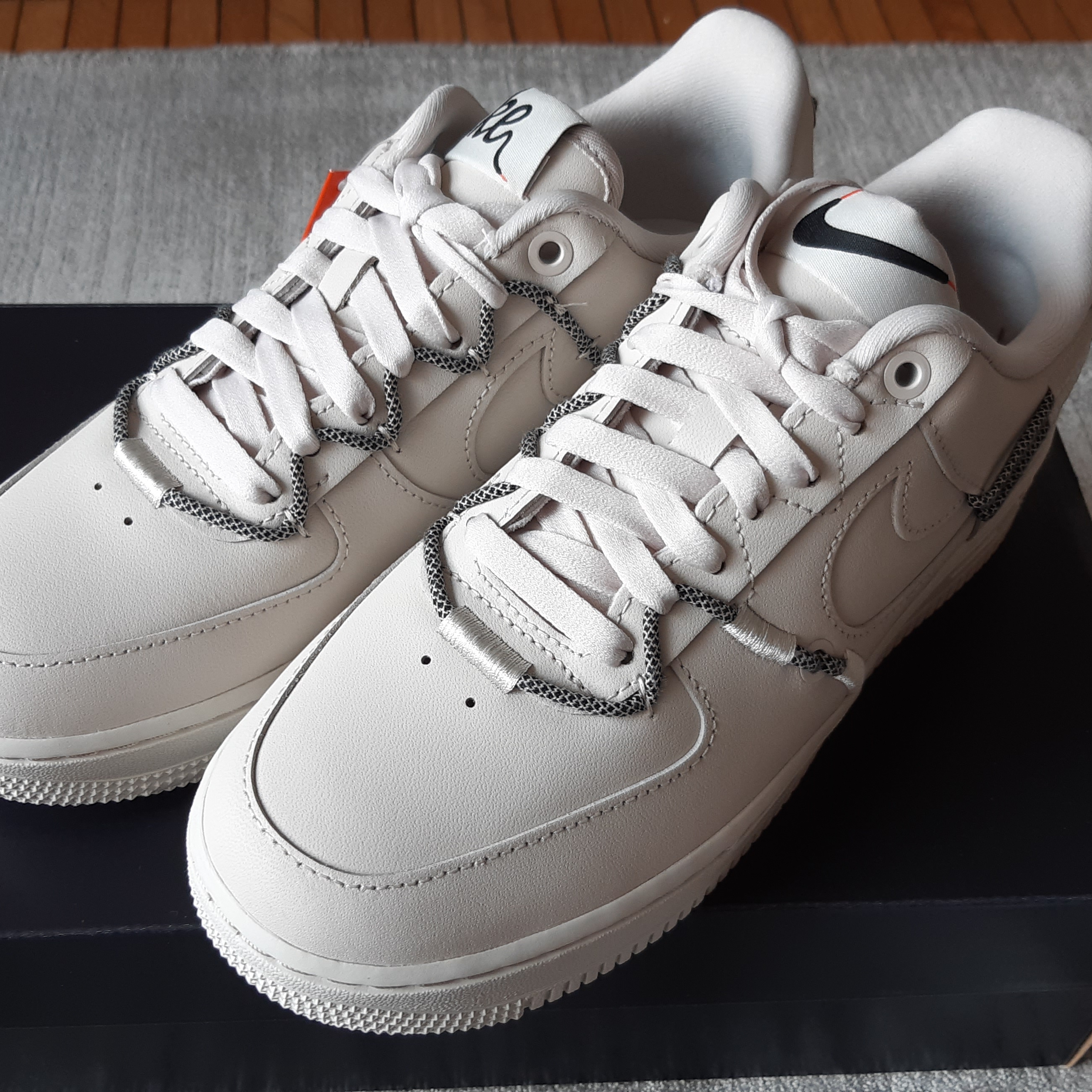 (W) Nike Air Force 1 '07 LX Light Orewood Brown 착용 스타일 - 1