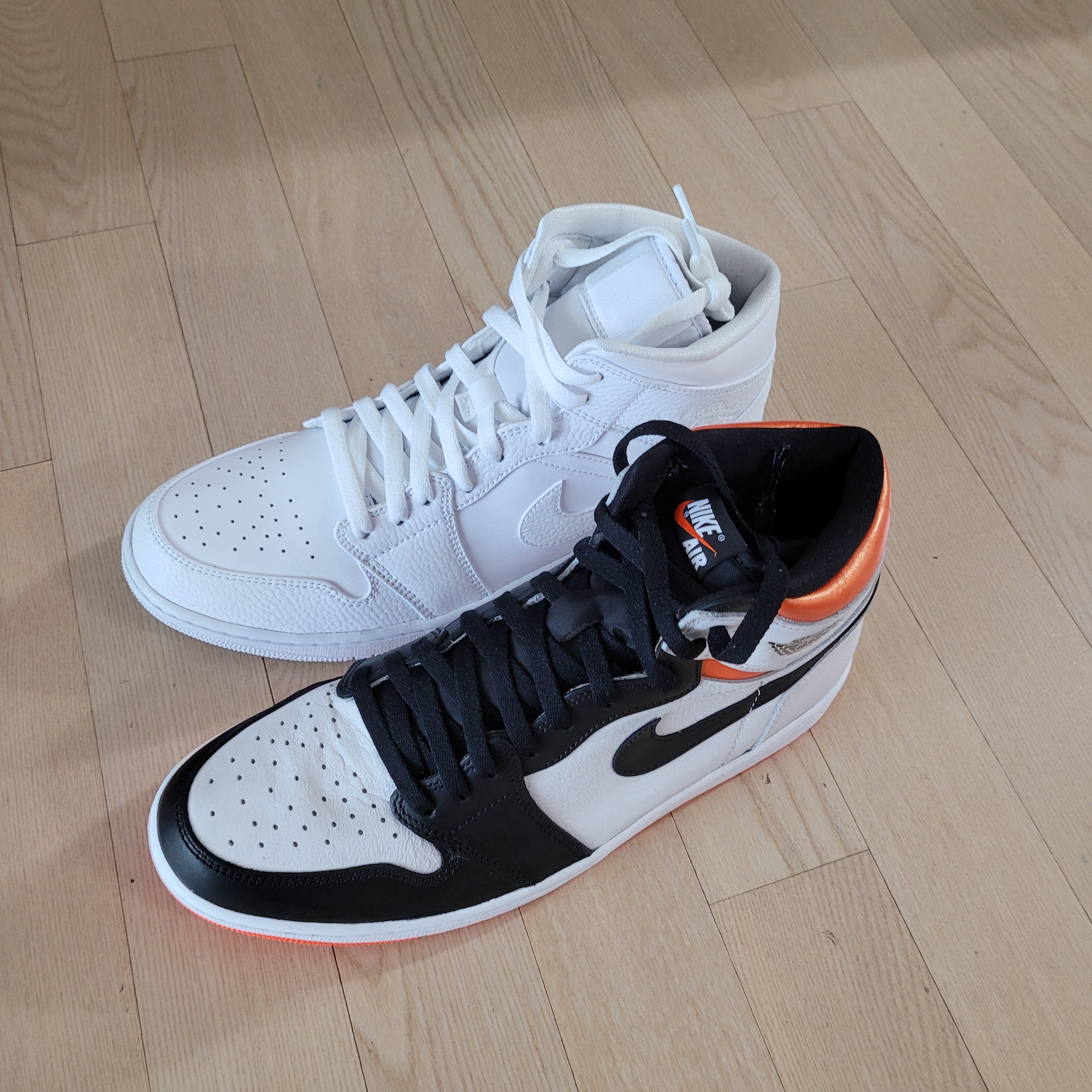 Jordan 1 Retro High OG Electro Orange, Jordan 1 Mid Triple White 착용 스타일