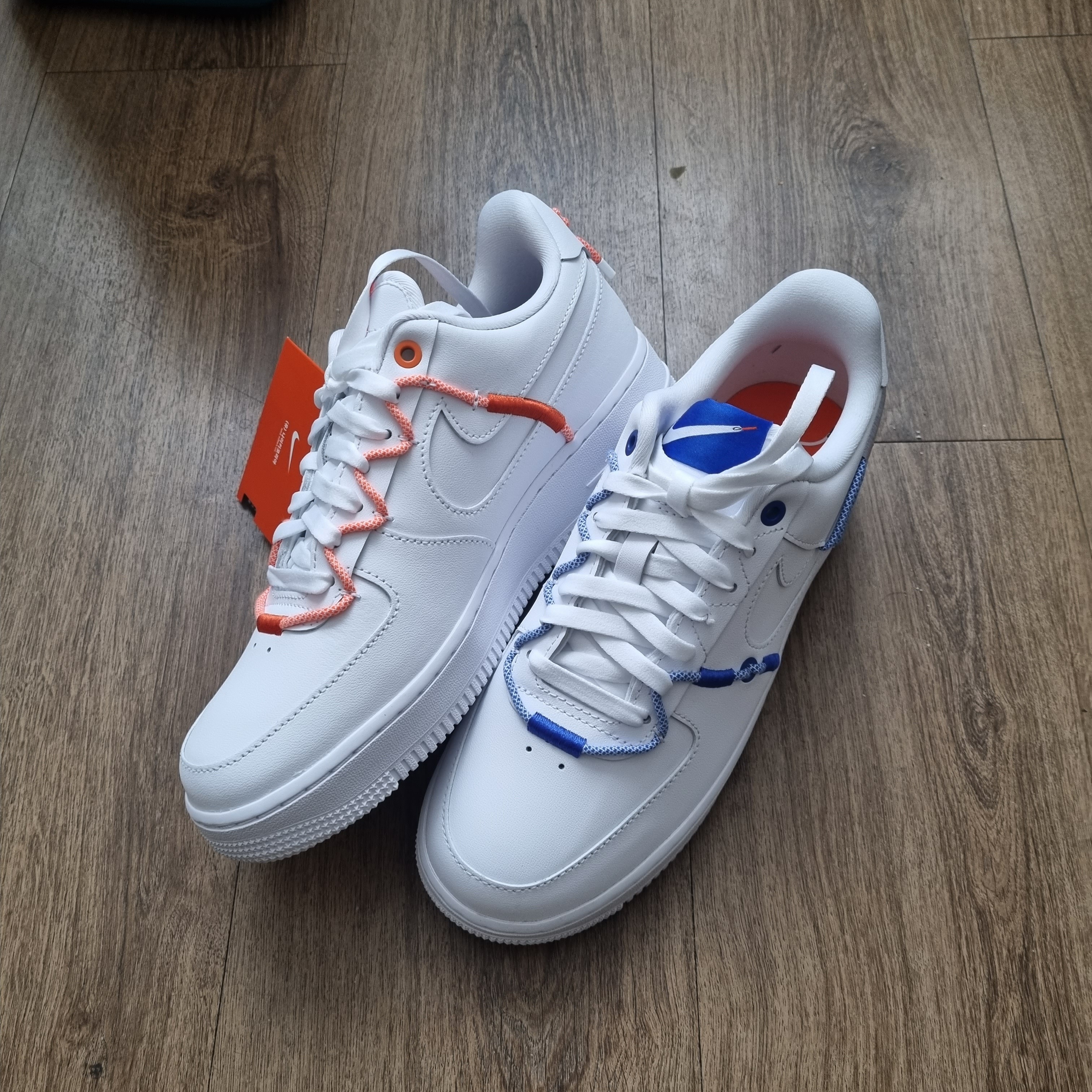 (W) Nike Air Force 1 '07 LX White Safety Orange 착용 스타일