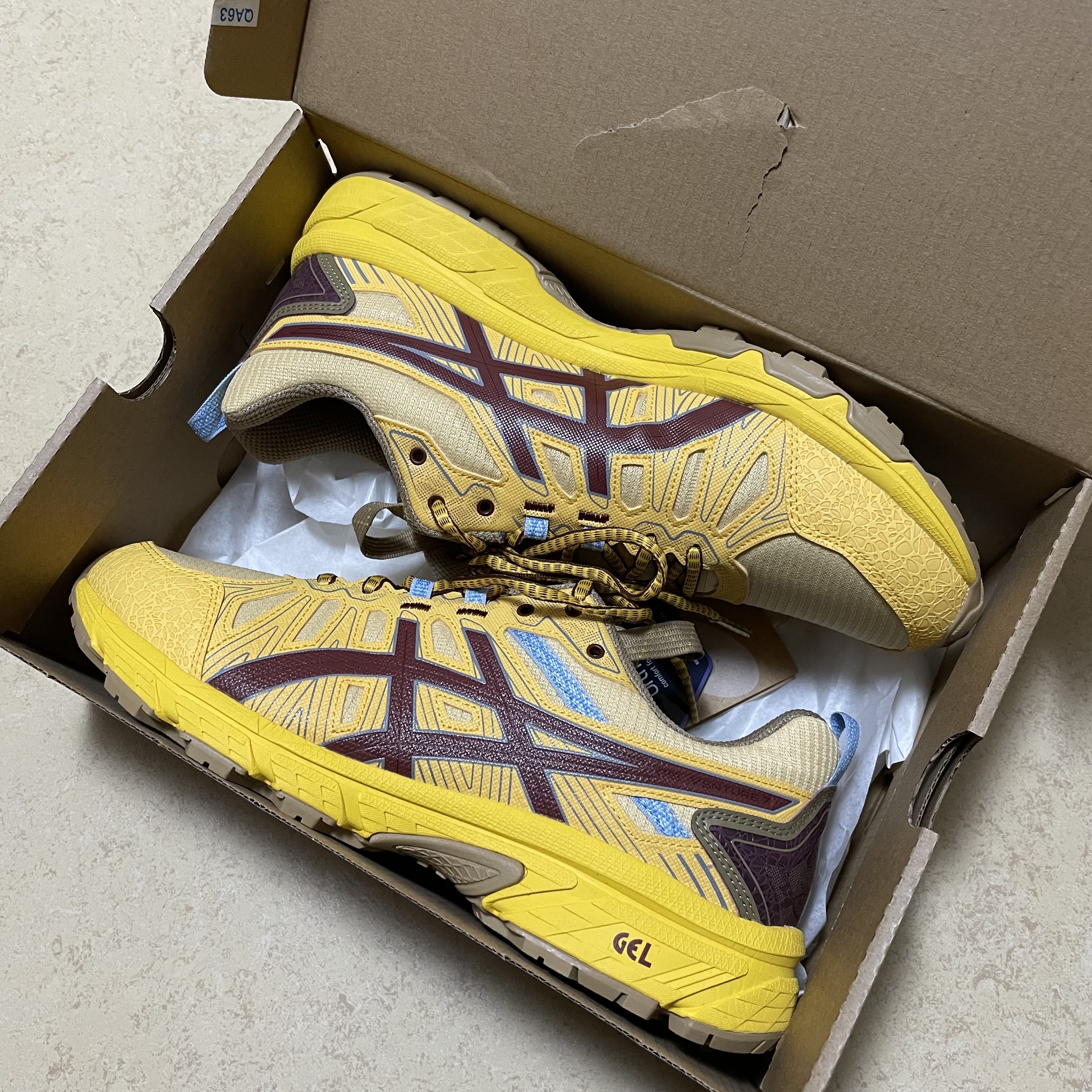 Asics HN1-S Gel-Venture 7 Yellow Ox Brown 착용 스타일 - 1