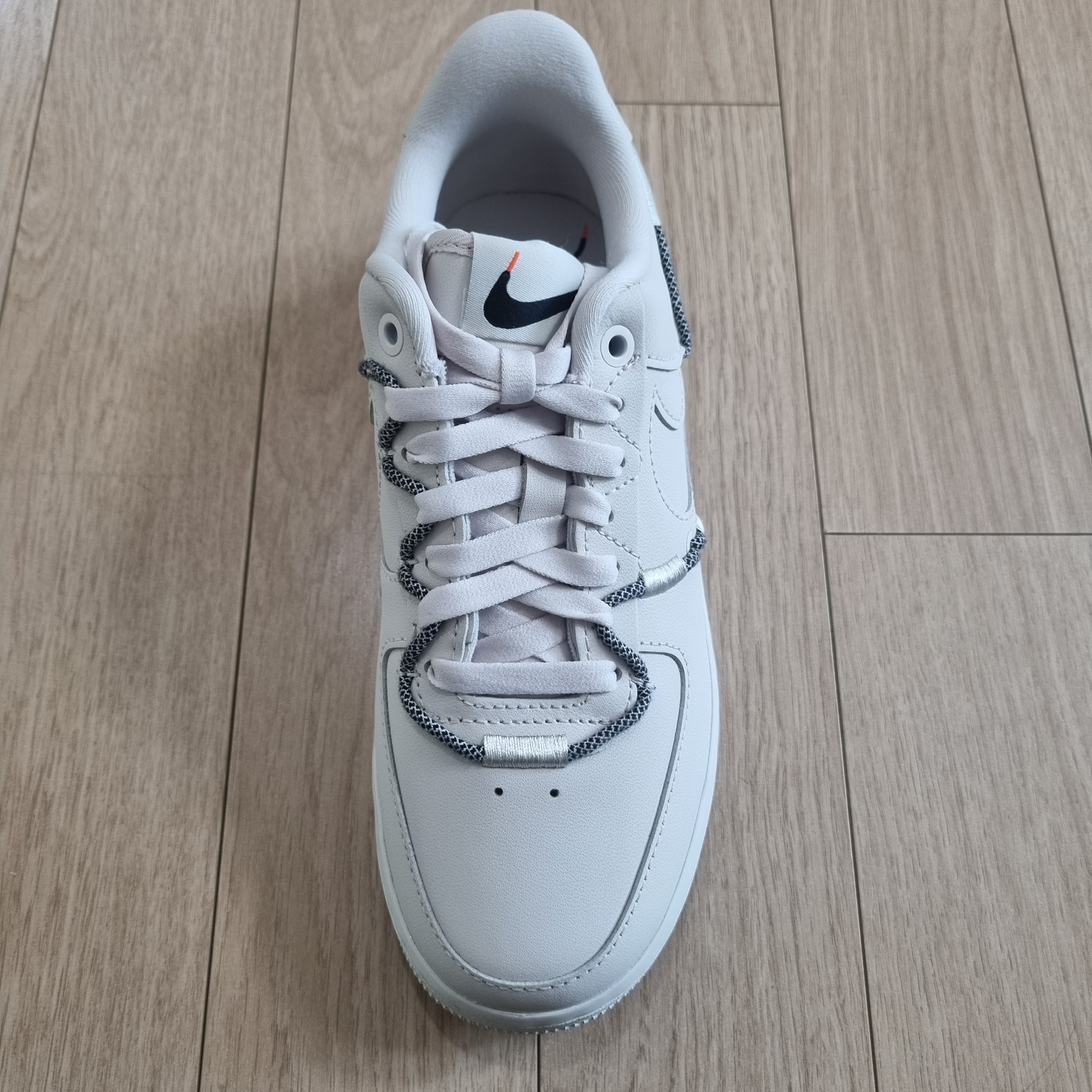 (W) Nike Air Force 1 '07 LX Light Orewood Brown 착용 스타일 - 1