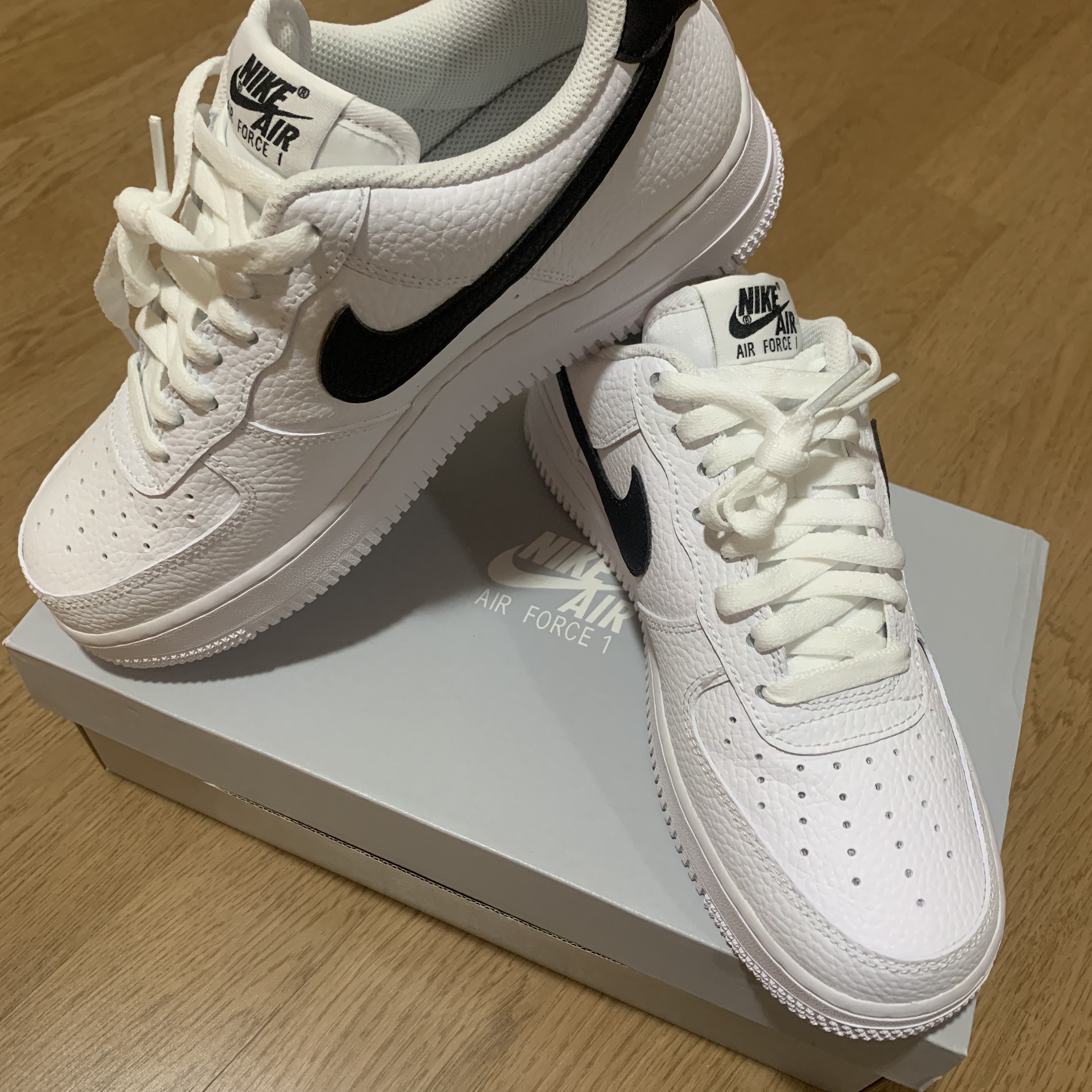 Nike Air Force 1 '07 White Black 착용 스타일 - 2
