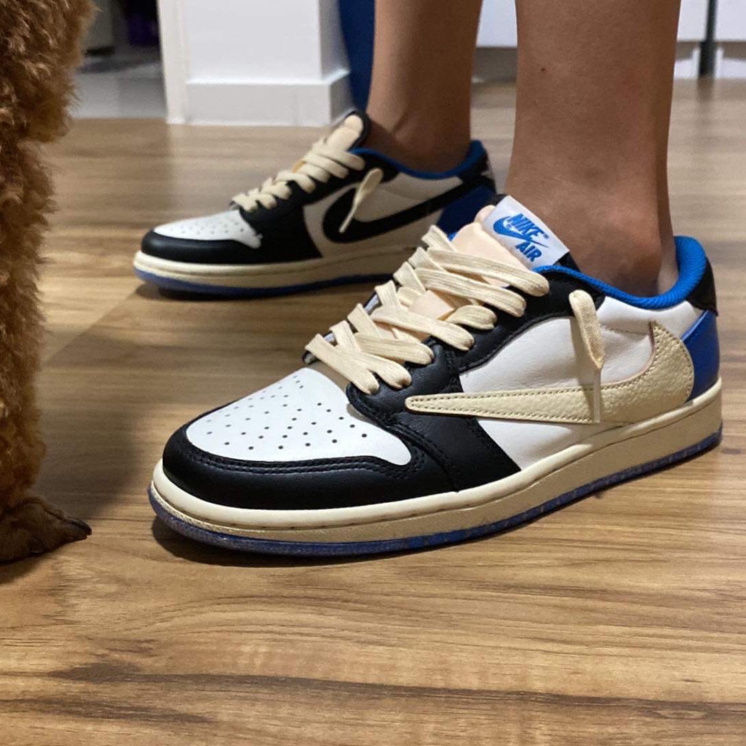 Jordan 1 x Travis Scott x Fragment Retro Low OG SP Military Blue 착용 스타일