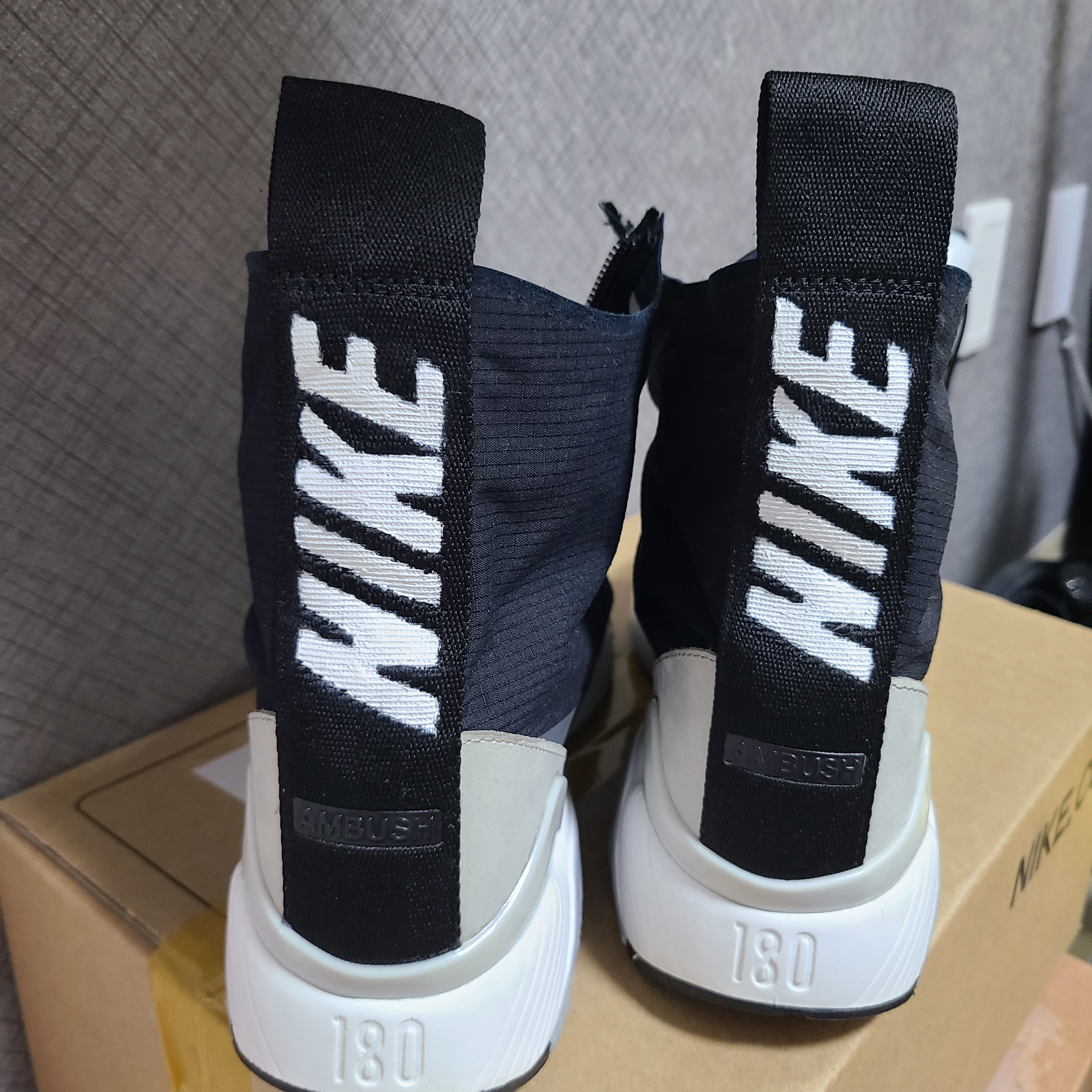 Nike x Ambush Air Max 180 High Black 착용 스타일 - 5