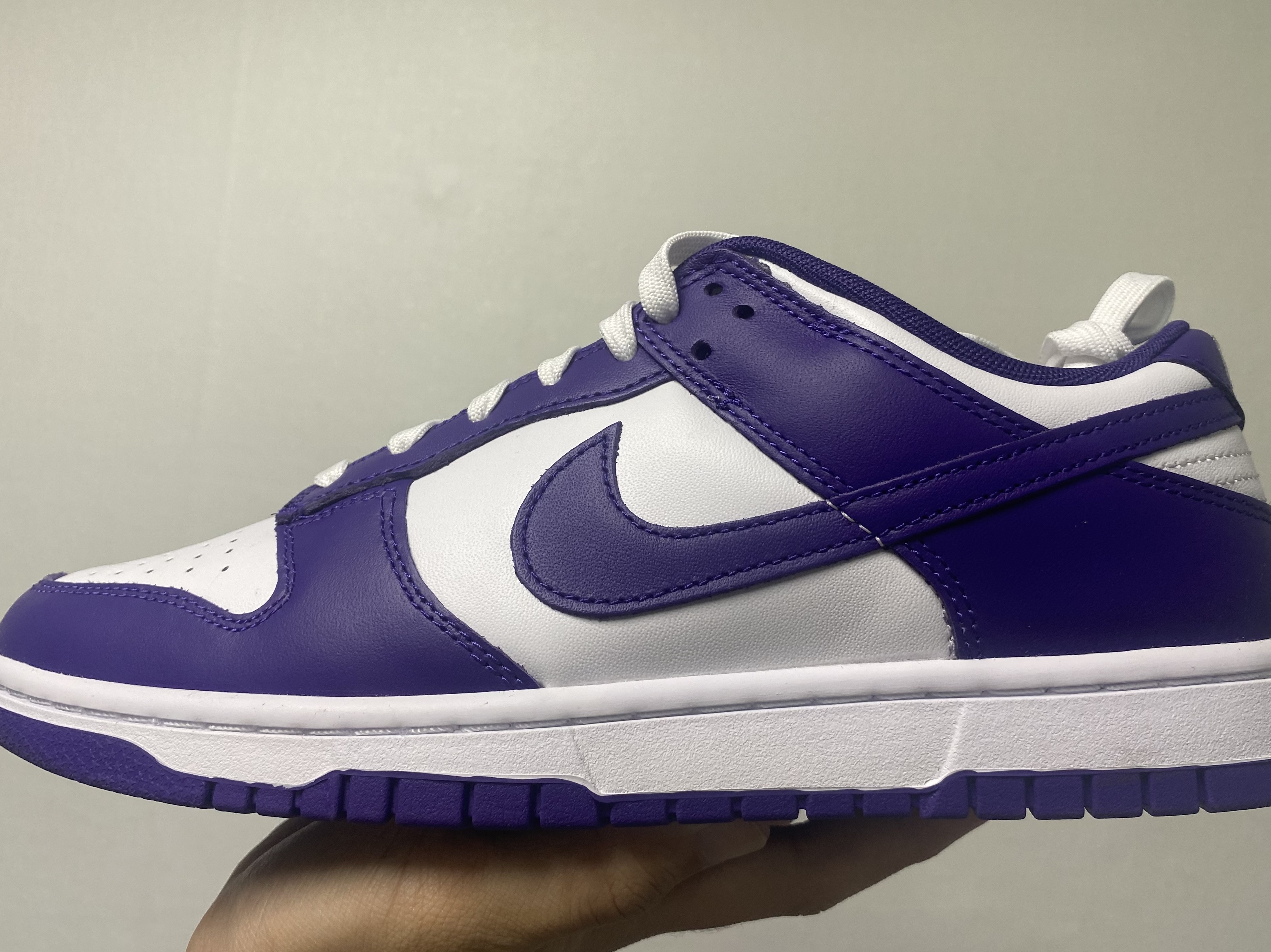 Nike Dunk Low Retro Championship Court Purple 착용 스타일