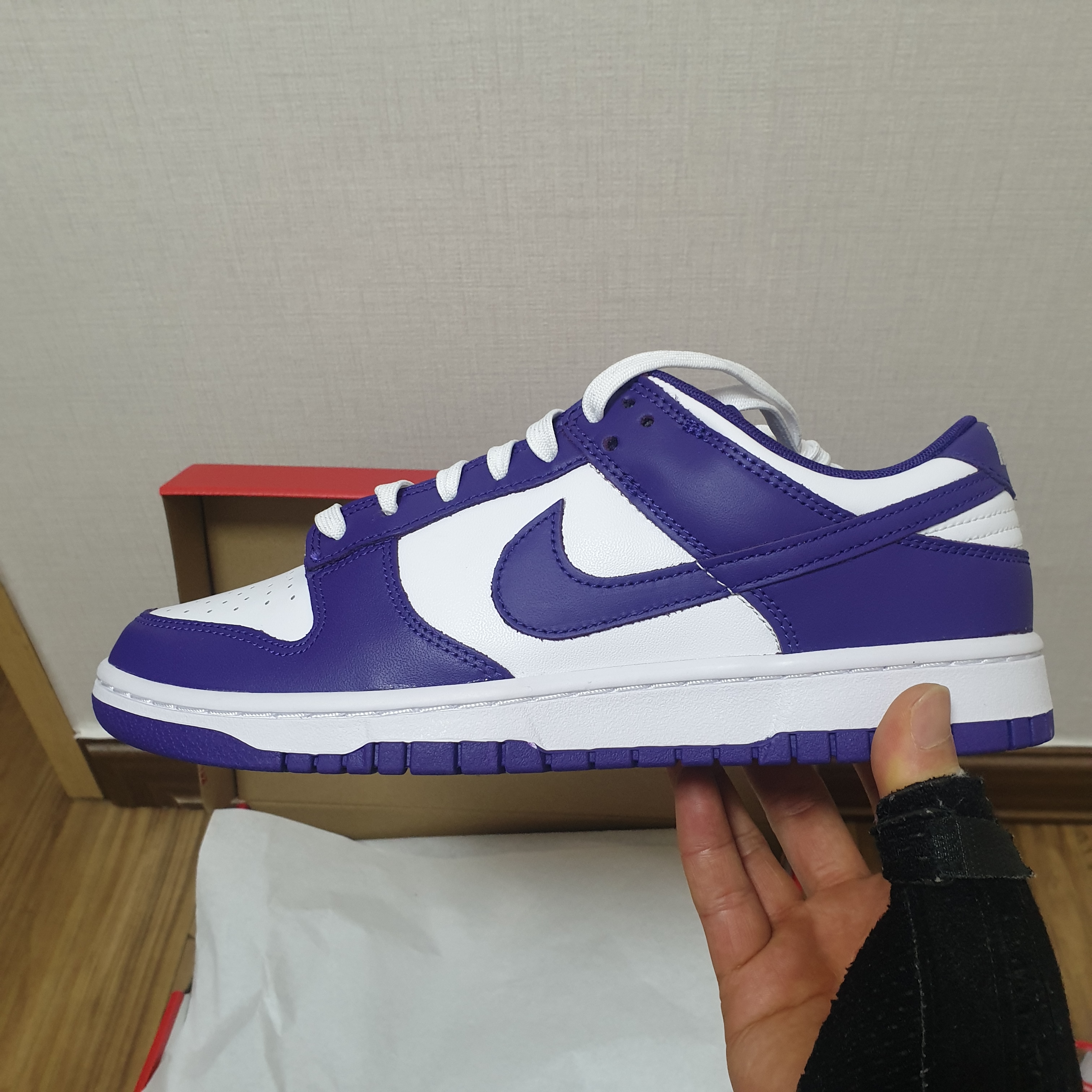 Nike Dunk Low Retro Championship Court Purple 착용 스타일 - 1