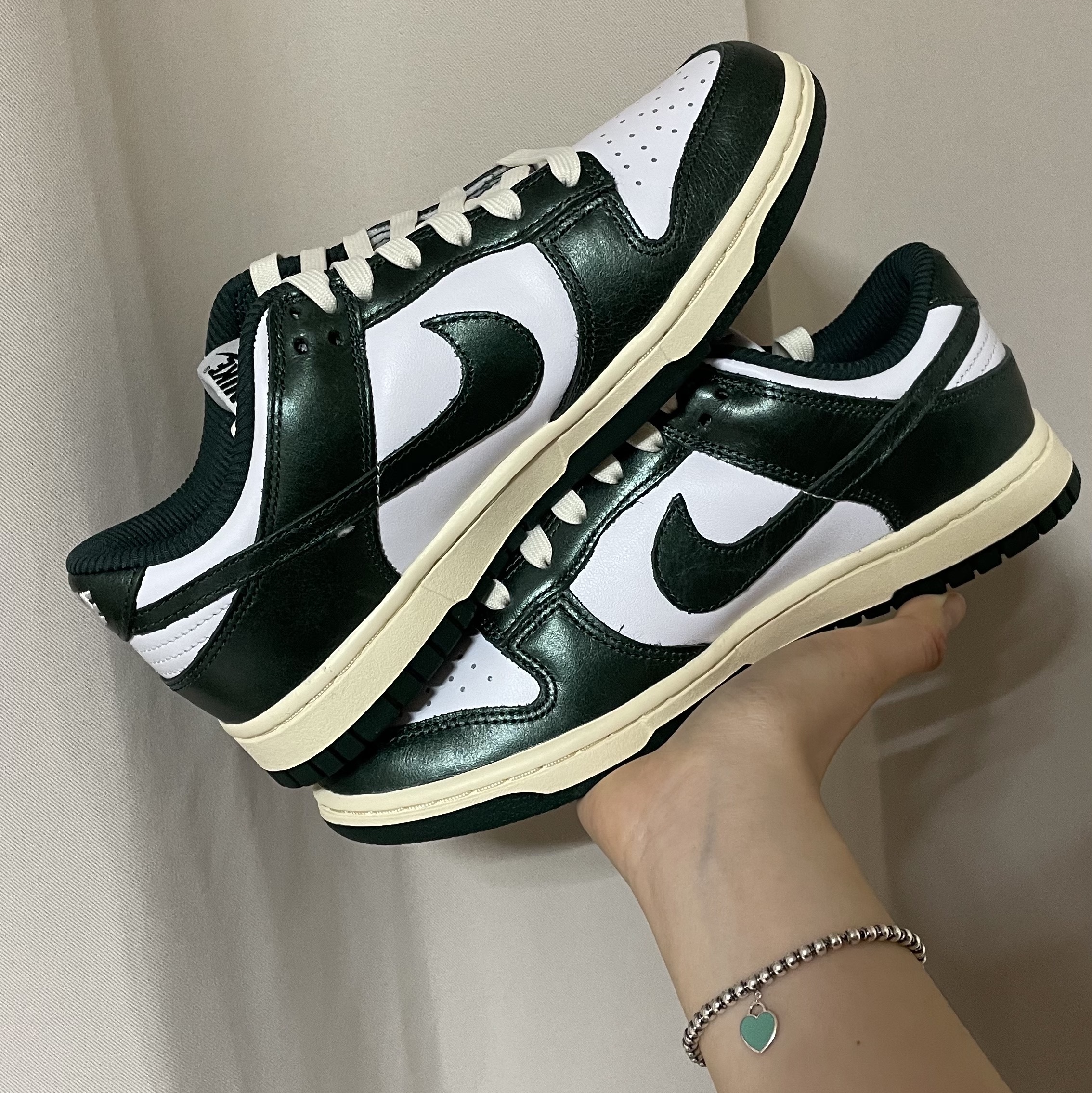 (W) Nike Dunk Low Vintage Green 착용 스타일