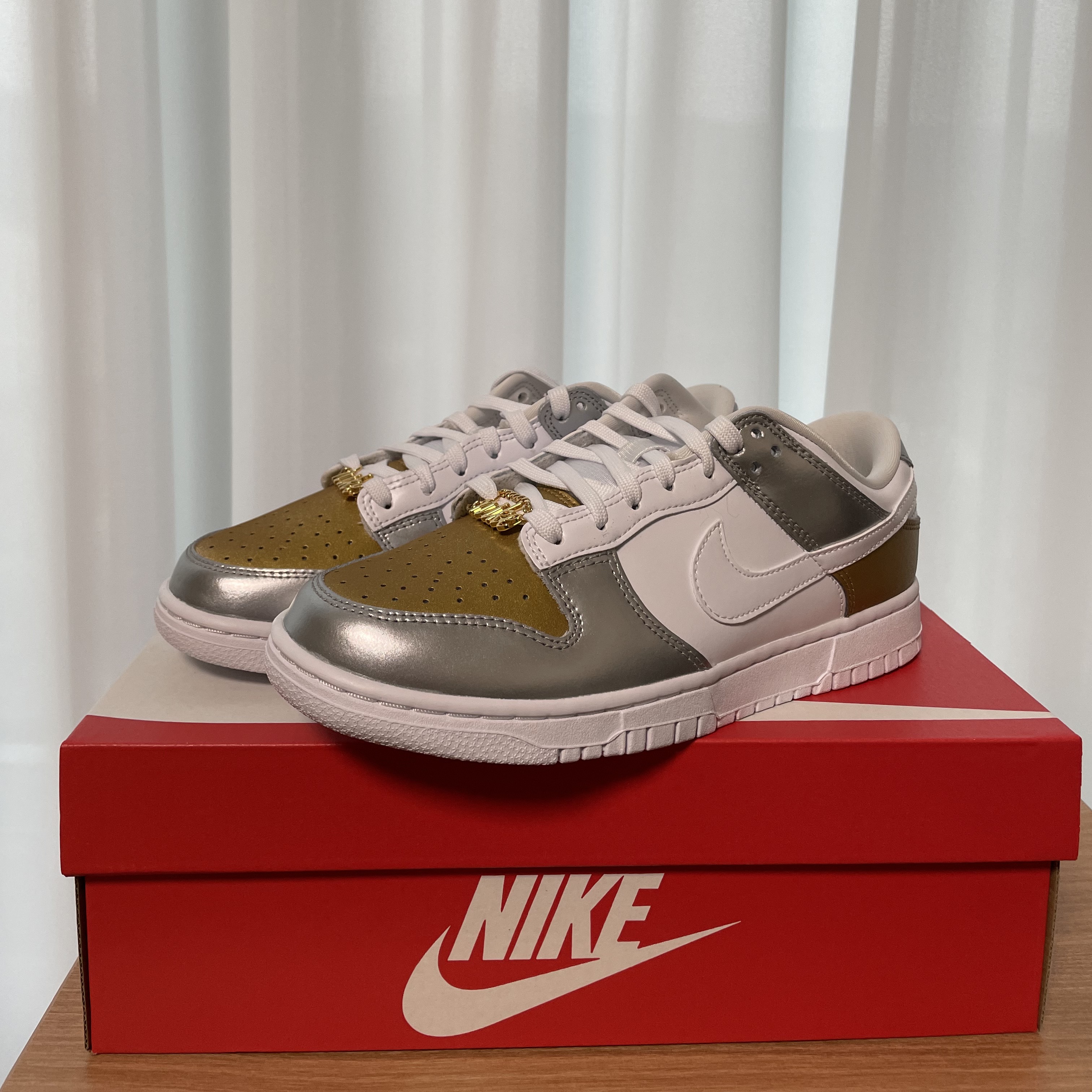 (W) Nike Dunk Low SE Heirloom 착용 스타일