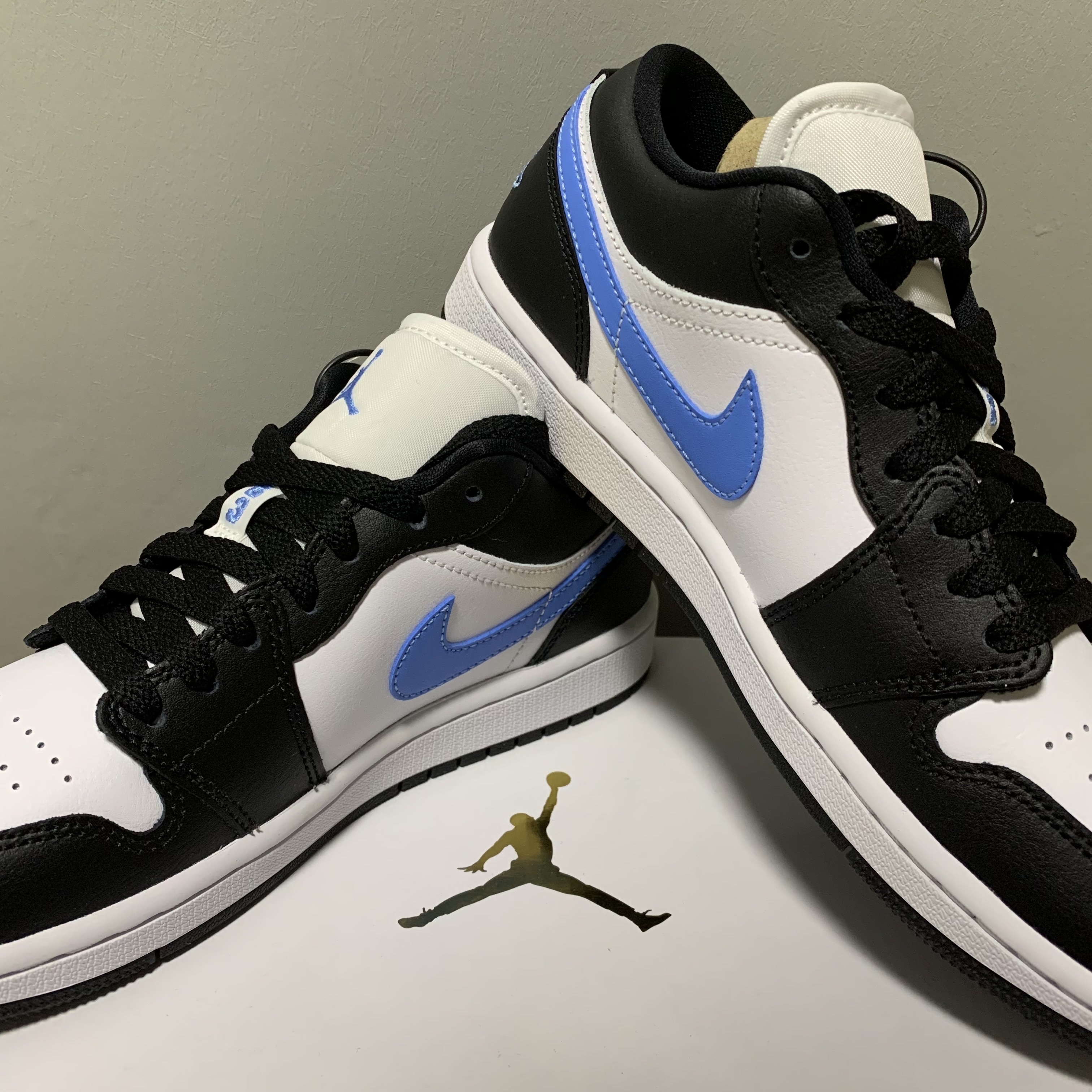(W) Jordan 1 Low Black University Blue 착용 스타일