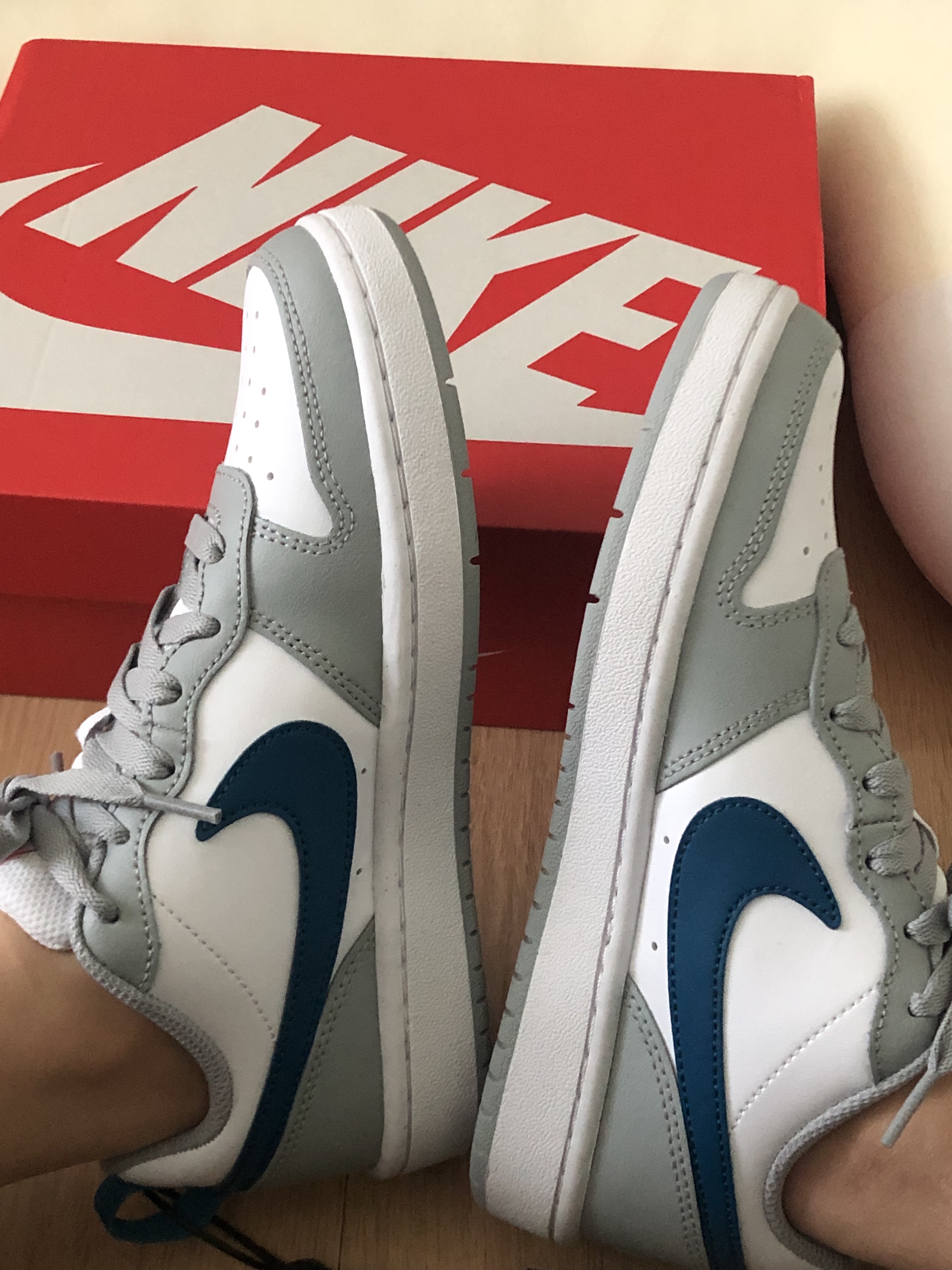 (GS) Nike Court Borough Low 2 Light Smoke Grey, (W) Nike Dunk Low Venice 착용 스타일 - 2