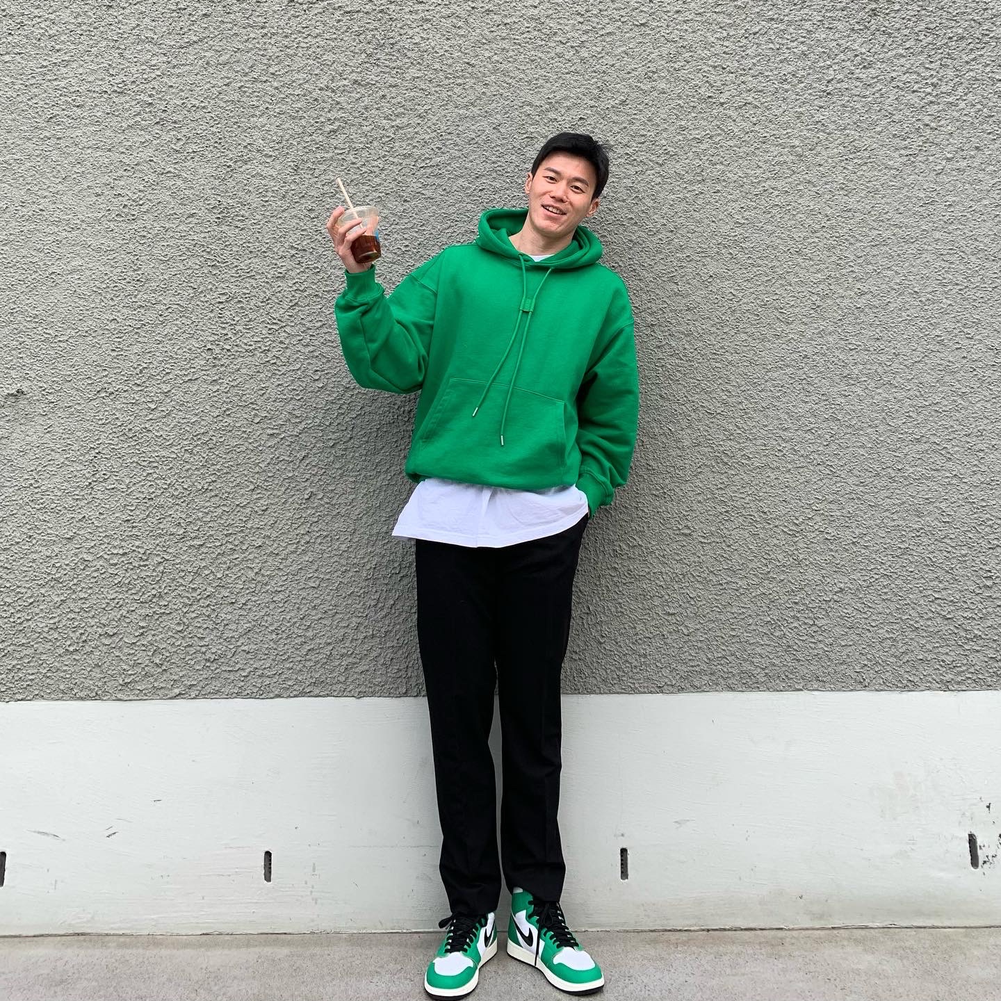 (W) Jordan 1 Retro High OG Lucky Green 착용 스타일 - 1