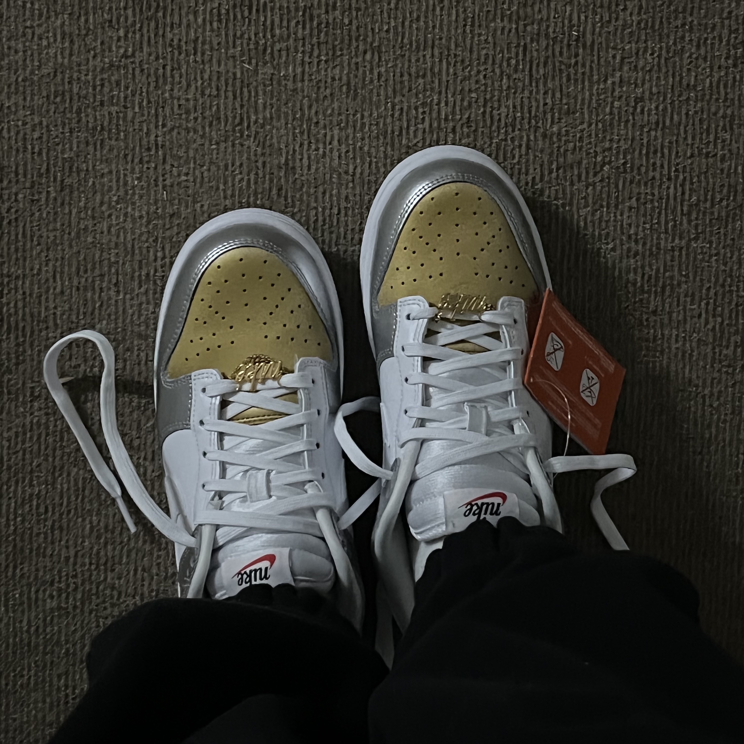 (W) Nike Dunk Low SE Heirloom 착용 스타일
