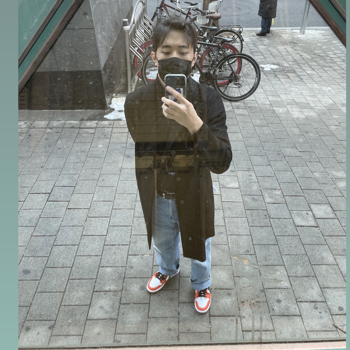 Jordan 1 Low OG Starfish, Casetify x Ader Error Sketch Impact iPhone Case 착용 스타일