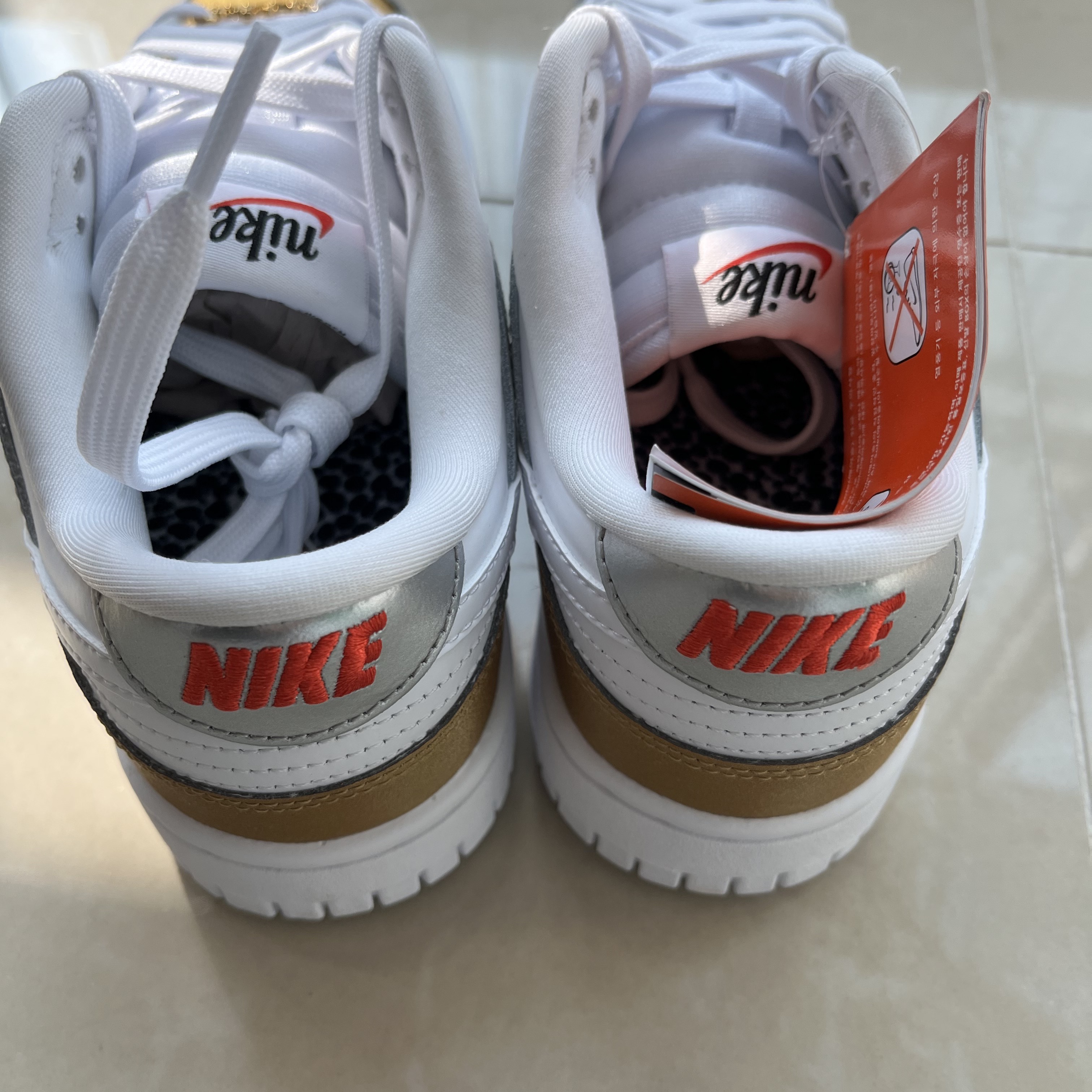 (W) Nike Dunk Low SE Heirloom 착용 스타일 - 3
