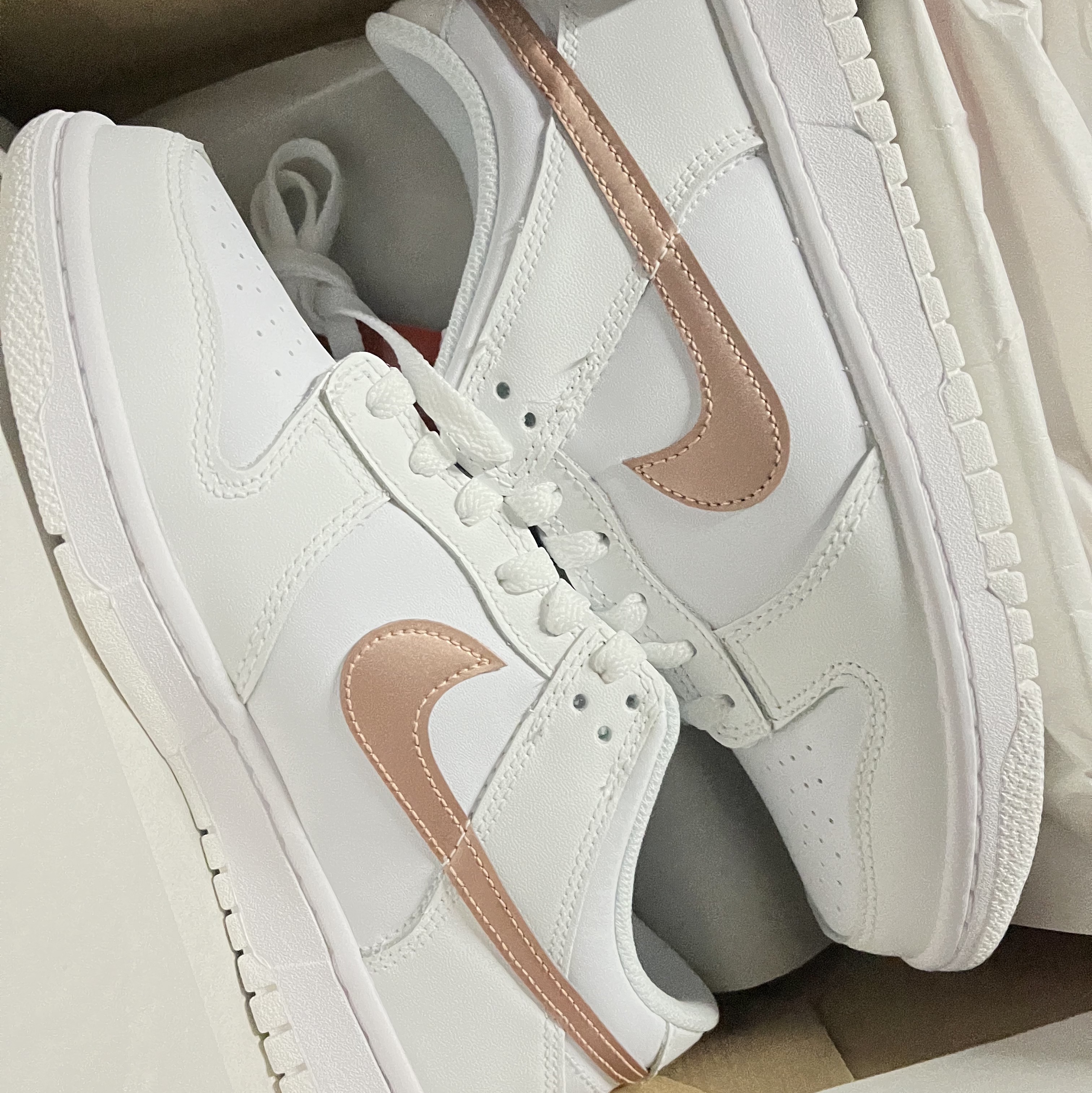 (GS) Nike Dunk Low White Rose Pink 착용 스타일