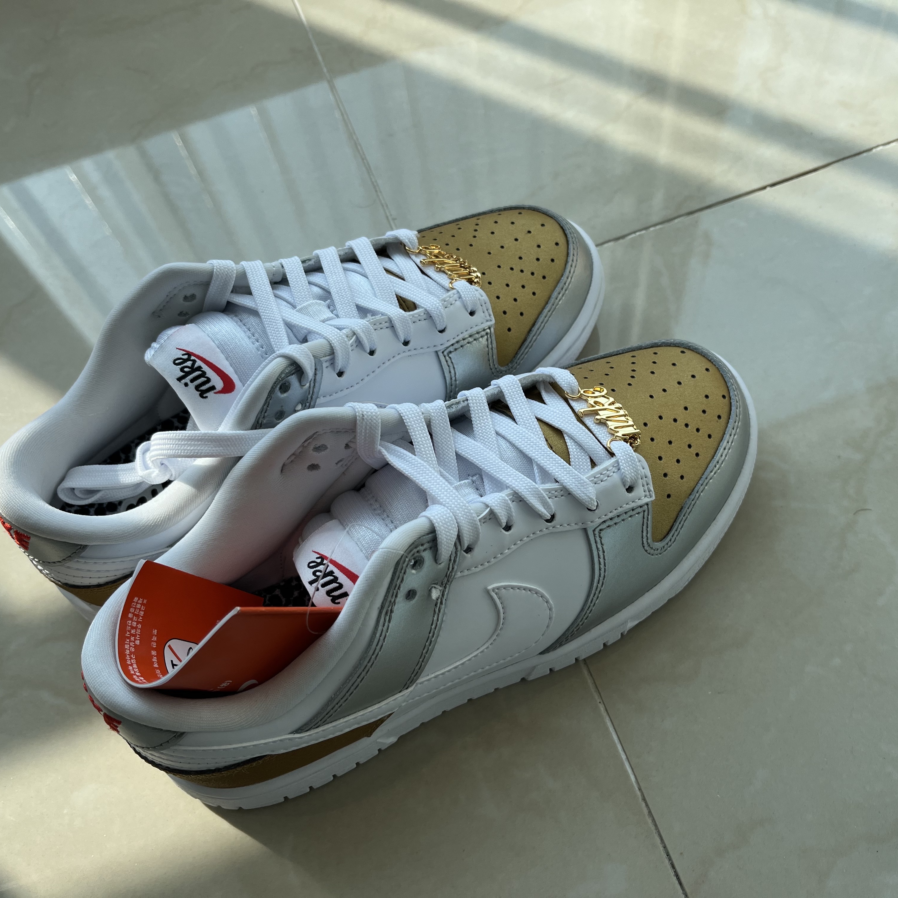 (W) Nike Dunk Low SE Heirloom 착용 스타일 - 1
