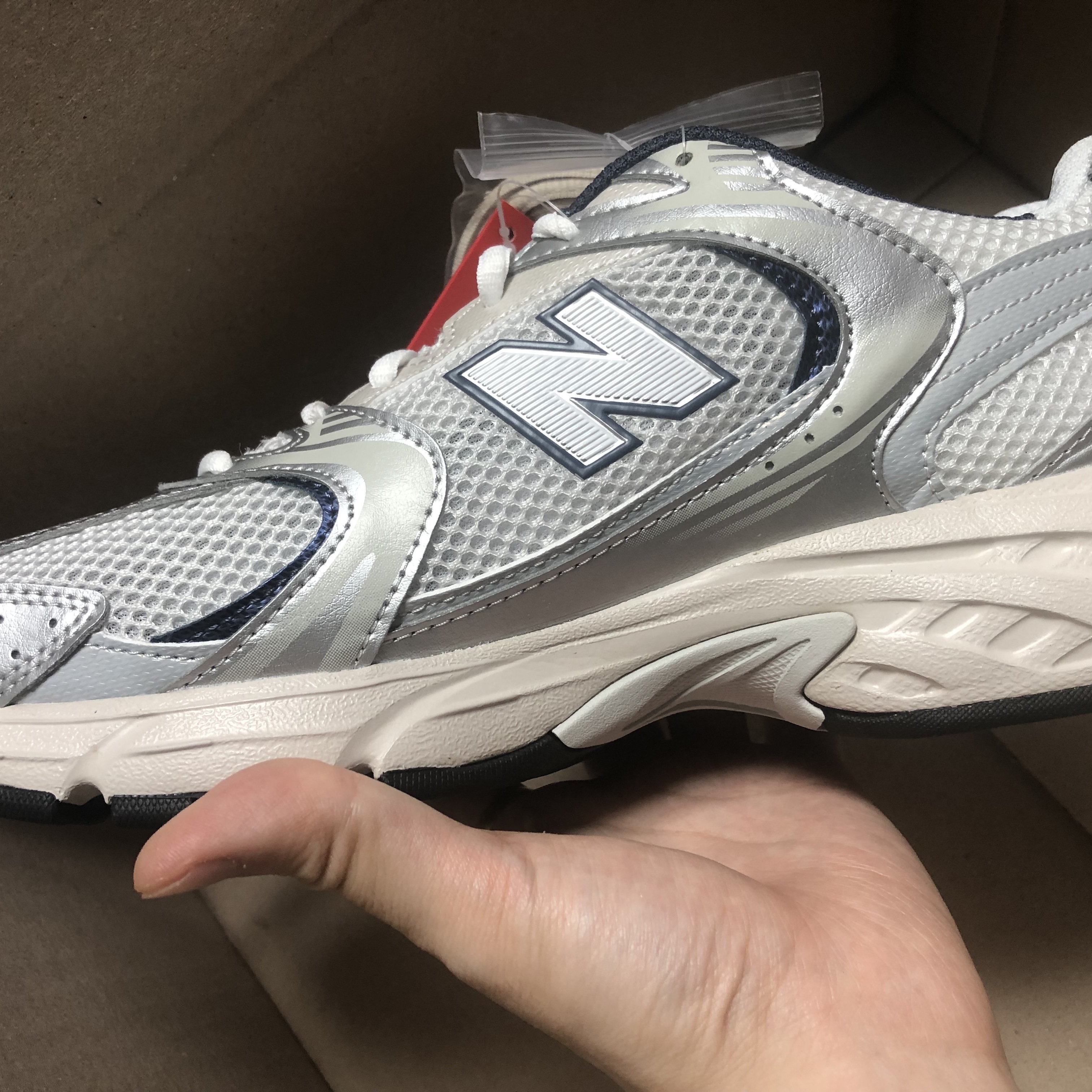 New Balance 530 Steel Grey 착용 스타일