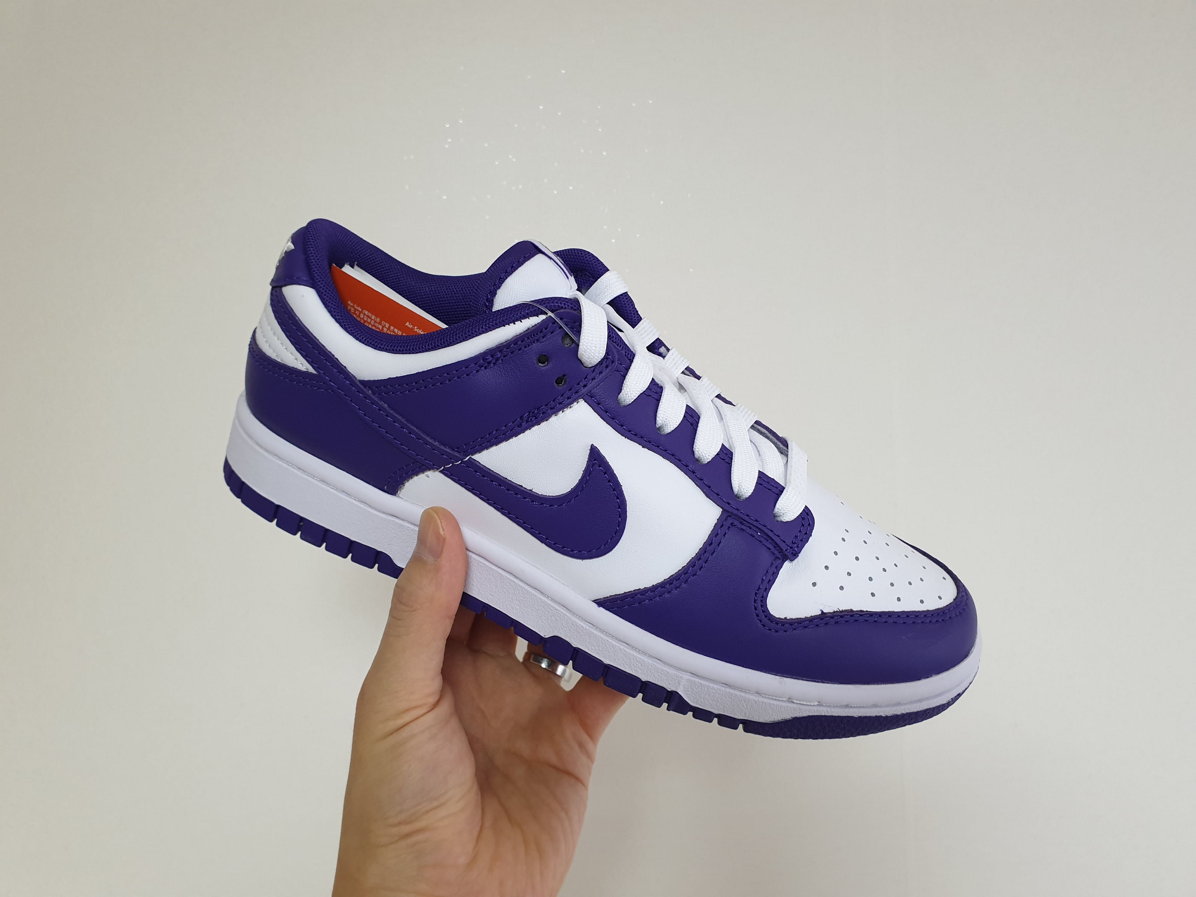 Nike Dunk Low Retro Championship Court Purple 착용 스타일