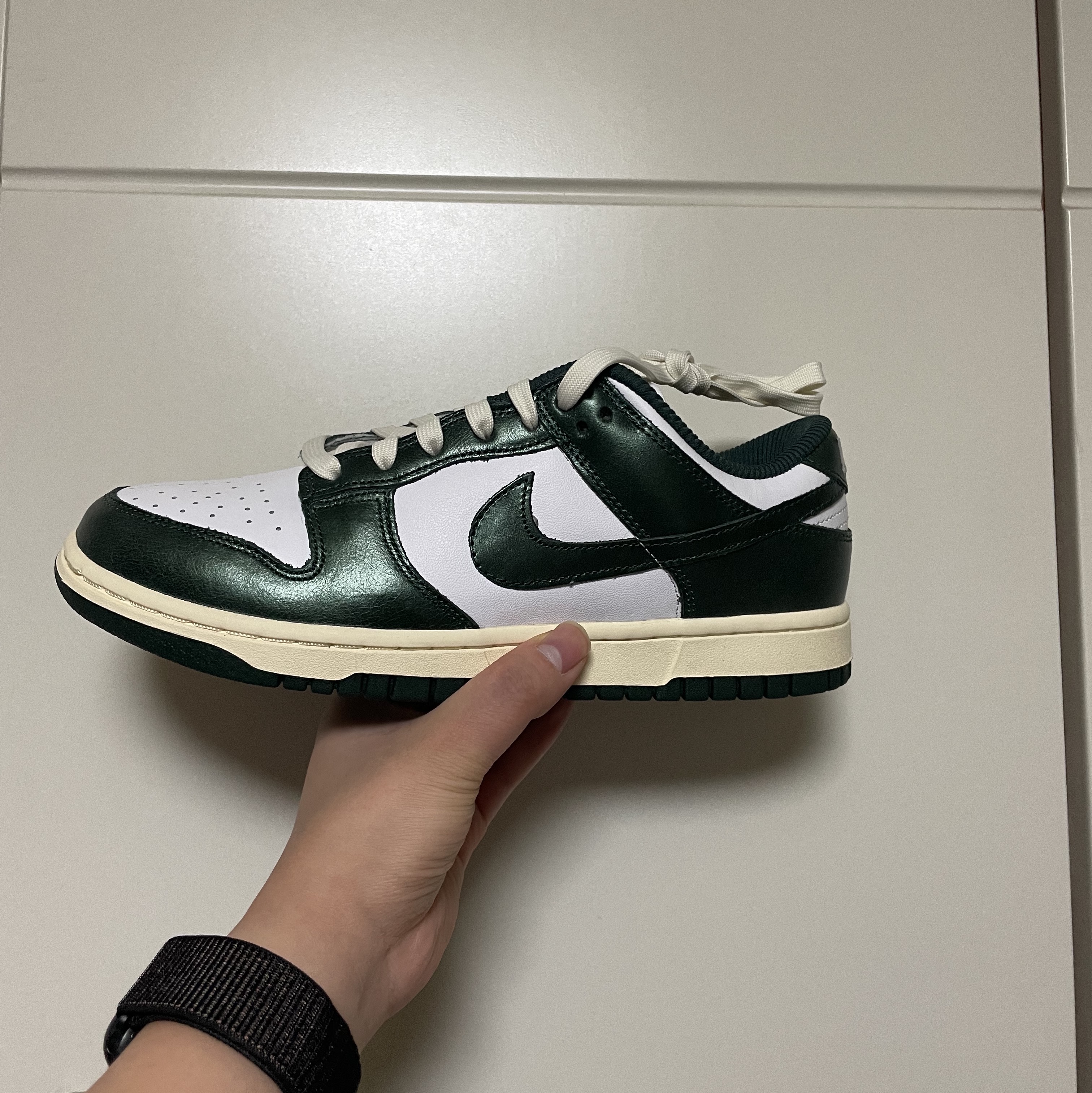 (W) Nike Dunk Low Vintage Green 착용 스타일