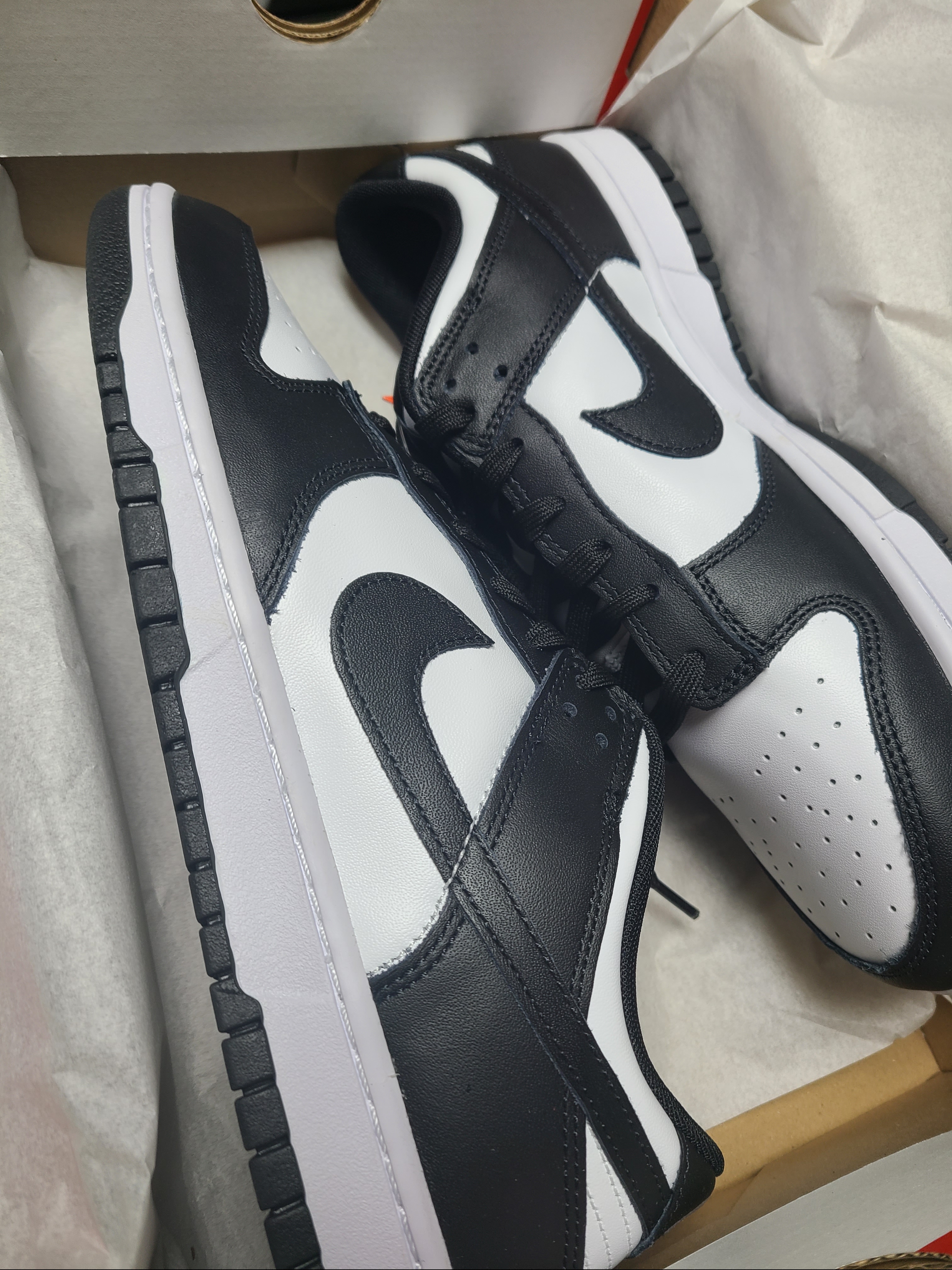 Nike Dunk Low Retro Black 착용 스타일 - 2