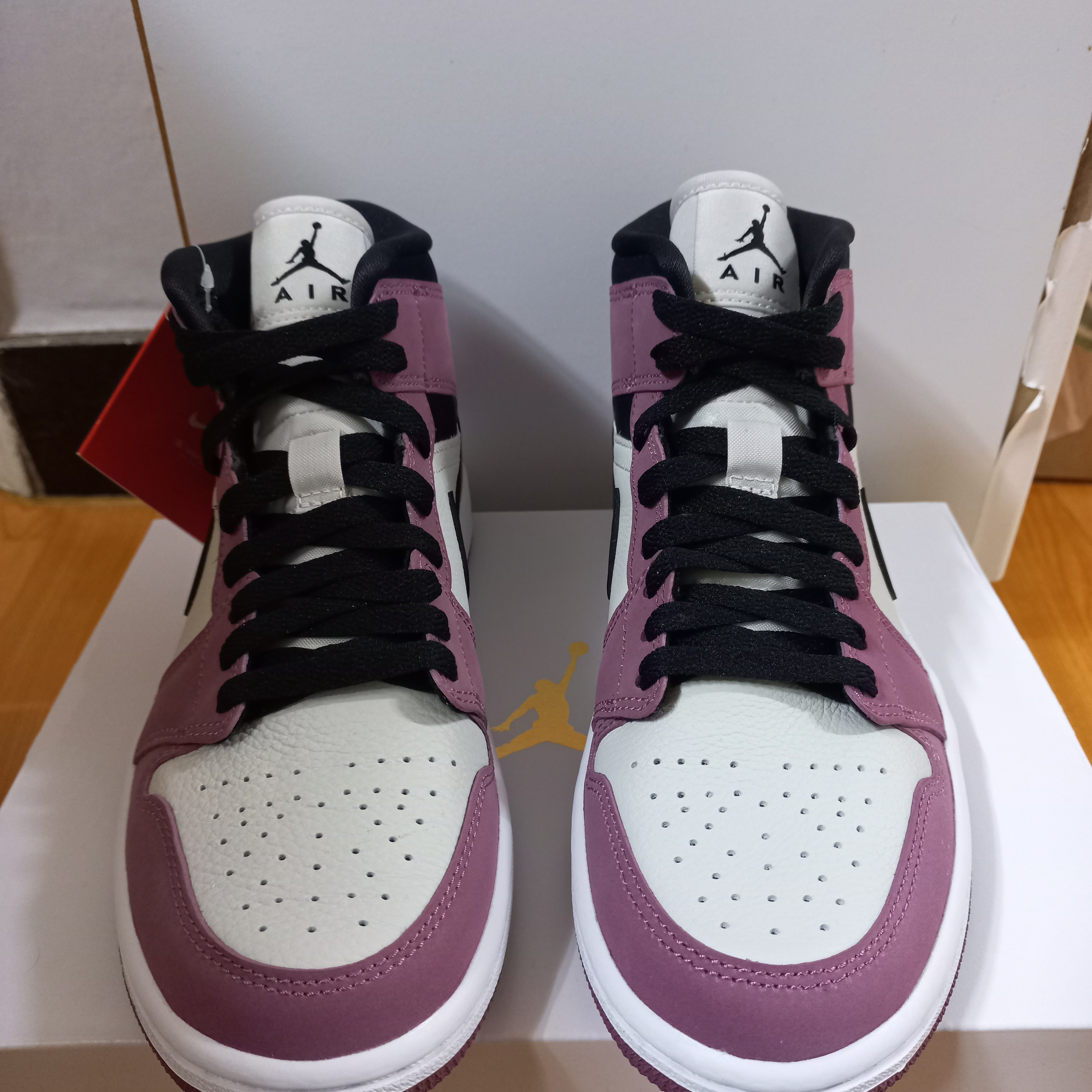 (W) Jordan 1 Mid SE Light Mulberry 착용 스타일 - 2