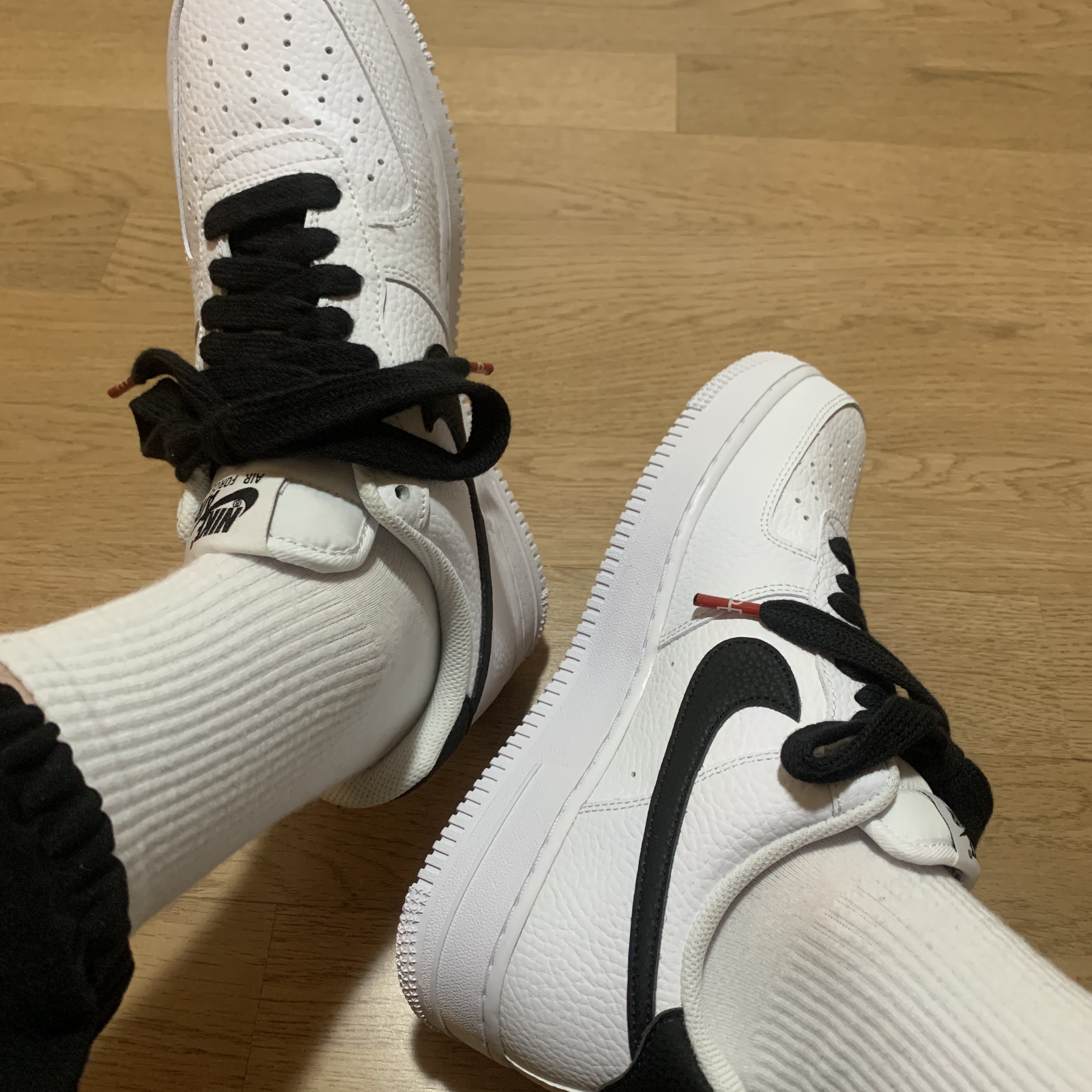 Nike Air Force 1 '07 White Black 착용 스타일 - 5