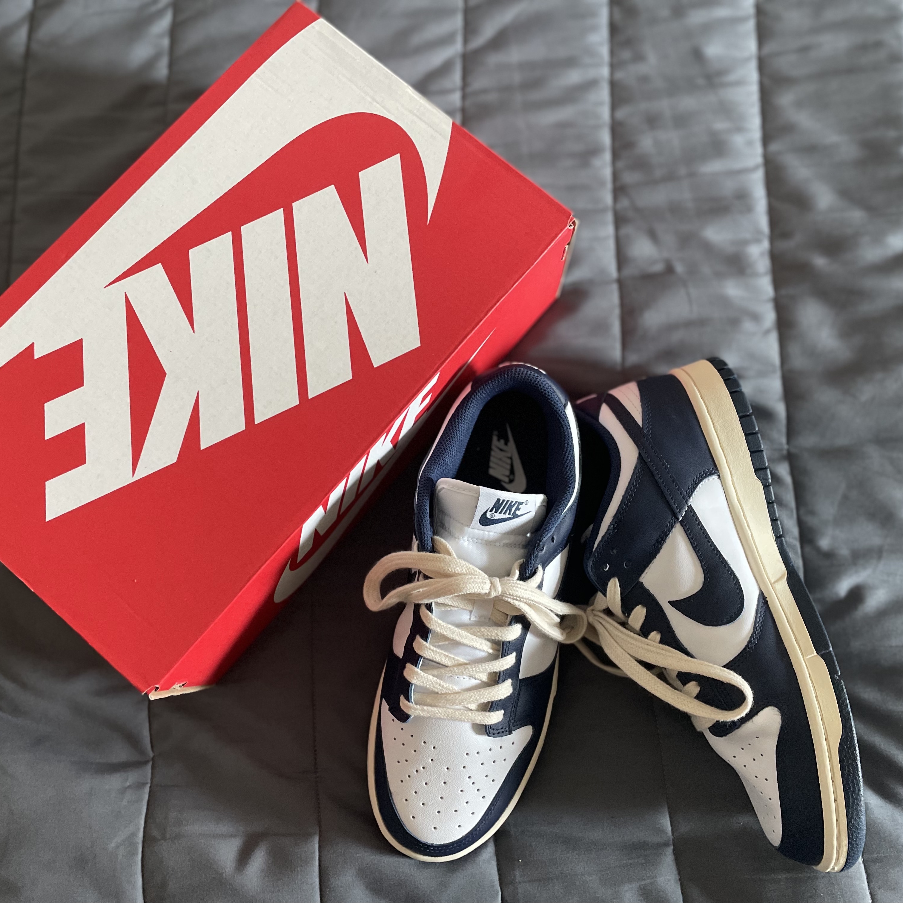 (W) Nike Dunk Low Vintage Midnight Navy 착용 스타일 - 1