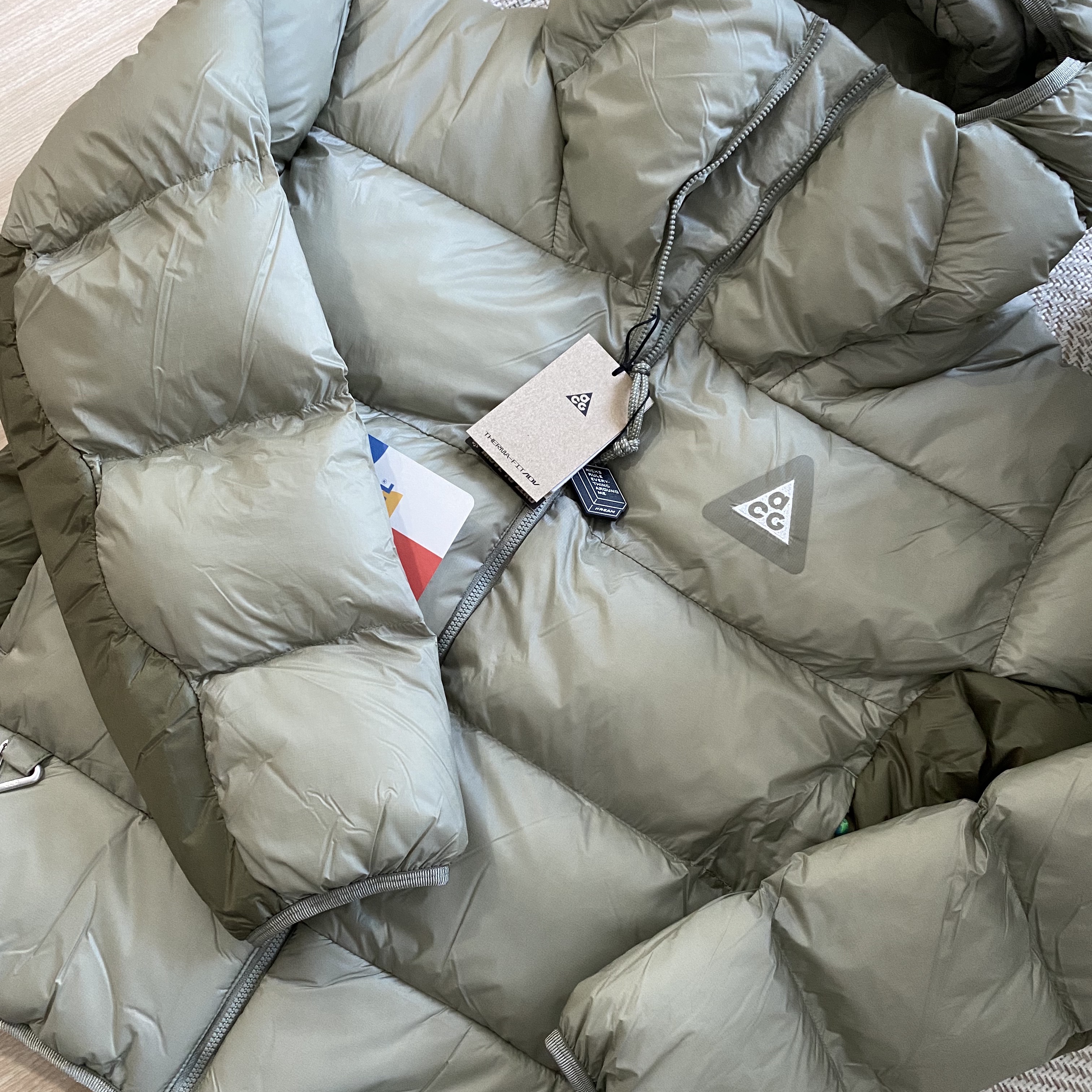 Nike ACG Therma-Fit ADV Lunar Lake Puffer Jacket Light Army - Asia 착용 스타일