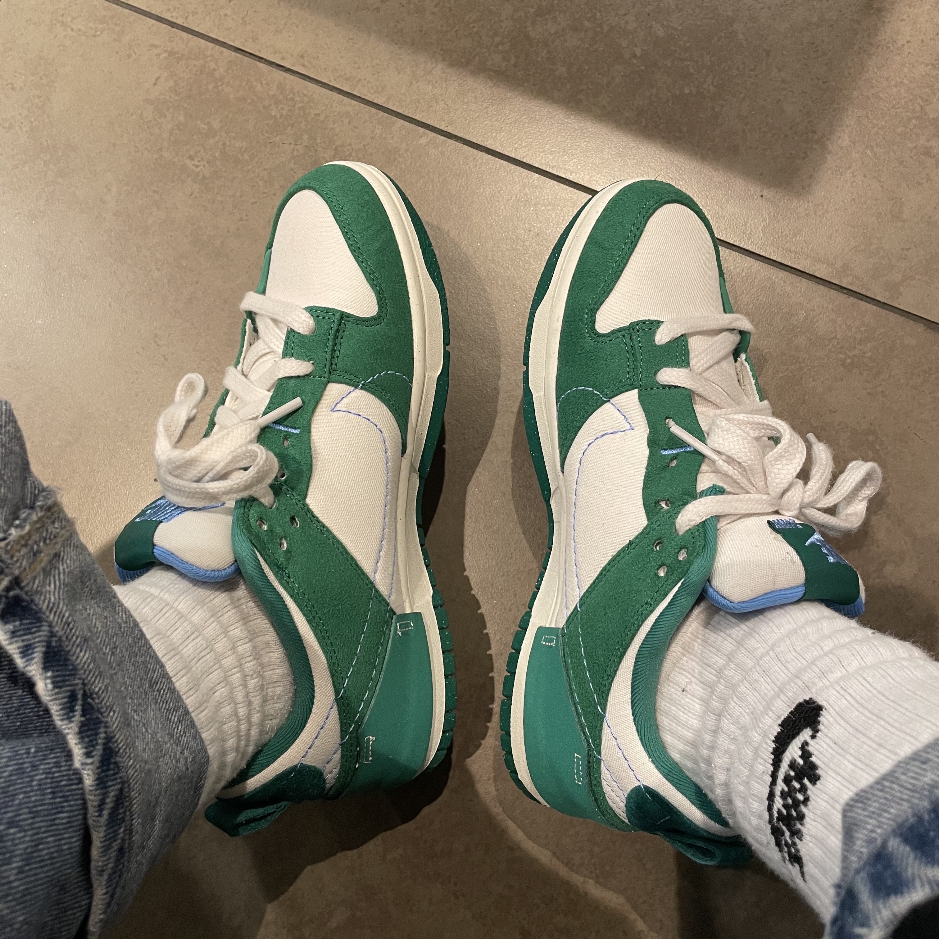 (W) Nike Dunk Low Disrupt 2 Phantom University Blue 착용 스타일 - 1