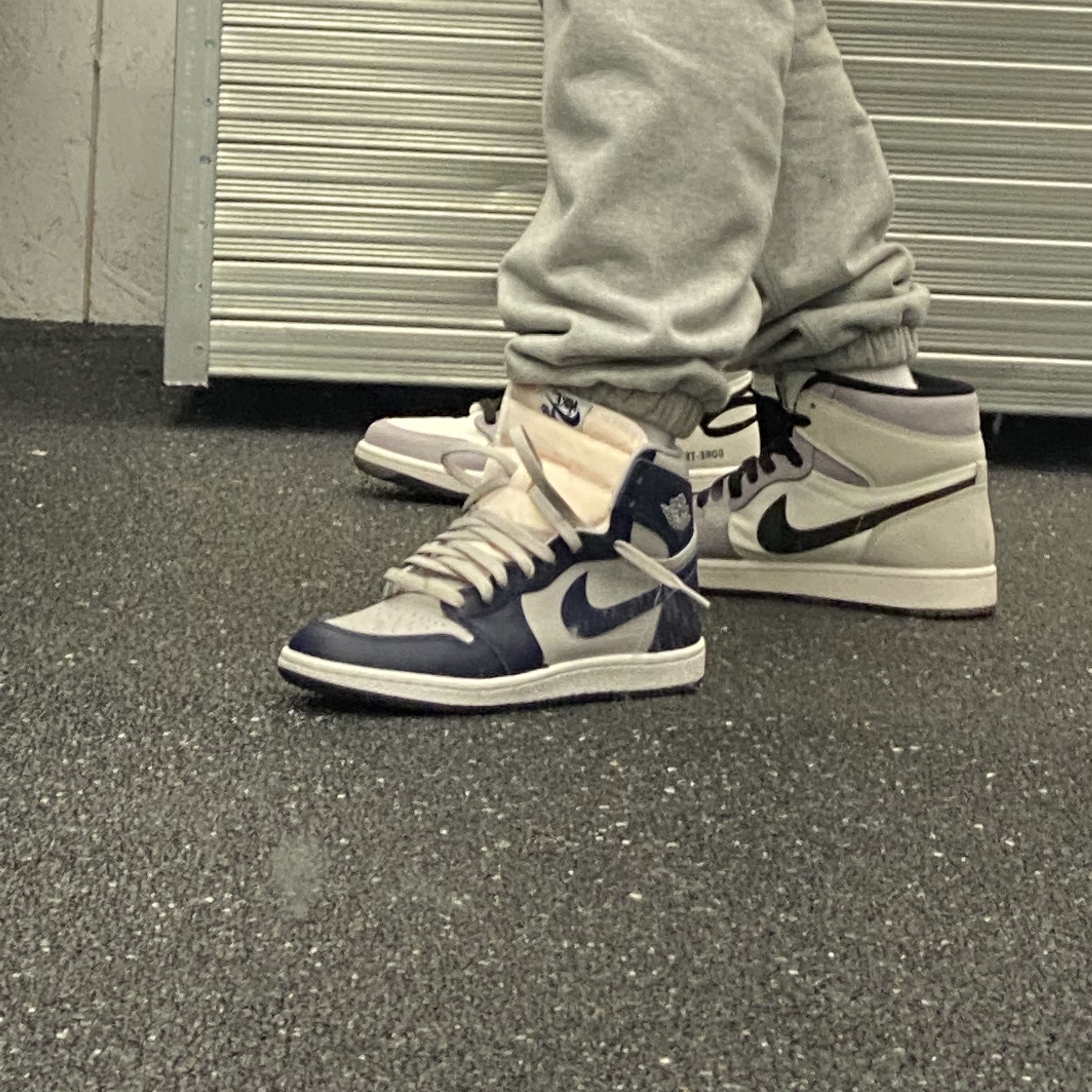 Jordan 1 High 85 College Navy 착용 스타일 - 1