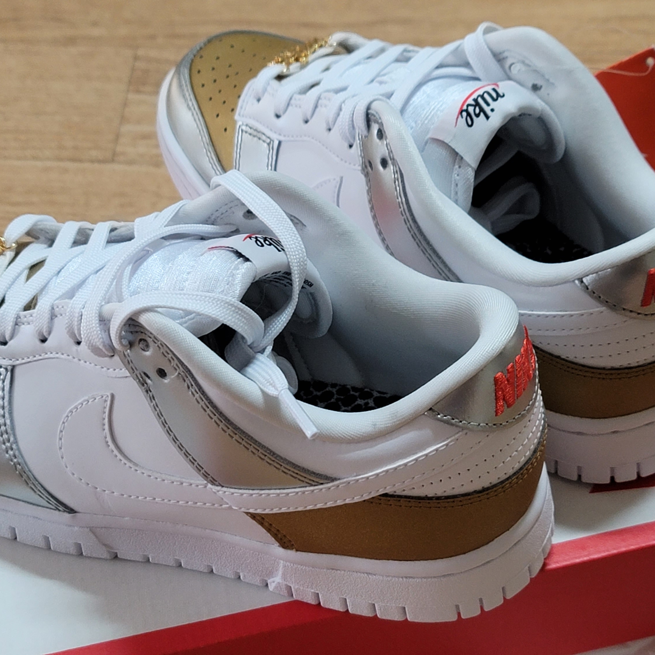(W) Nike Dunk Low SE Heirloom 착용 스타일 - 3