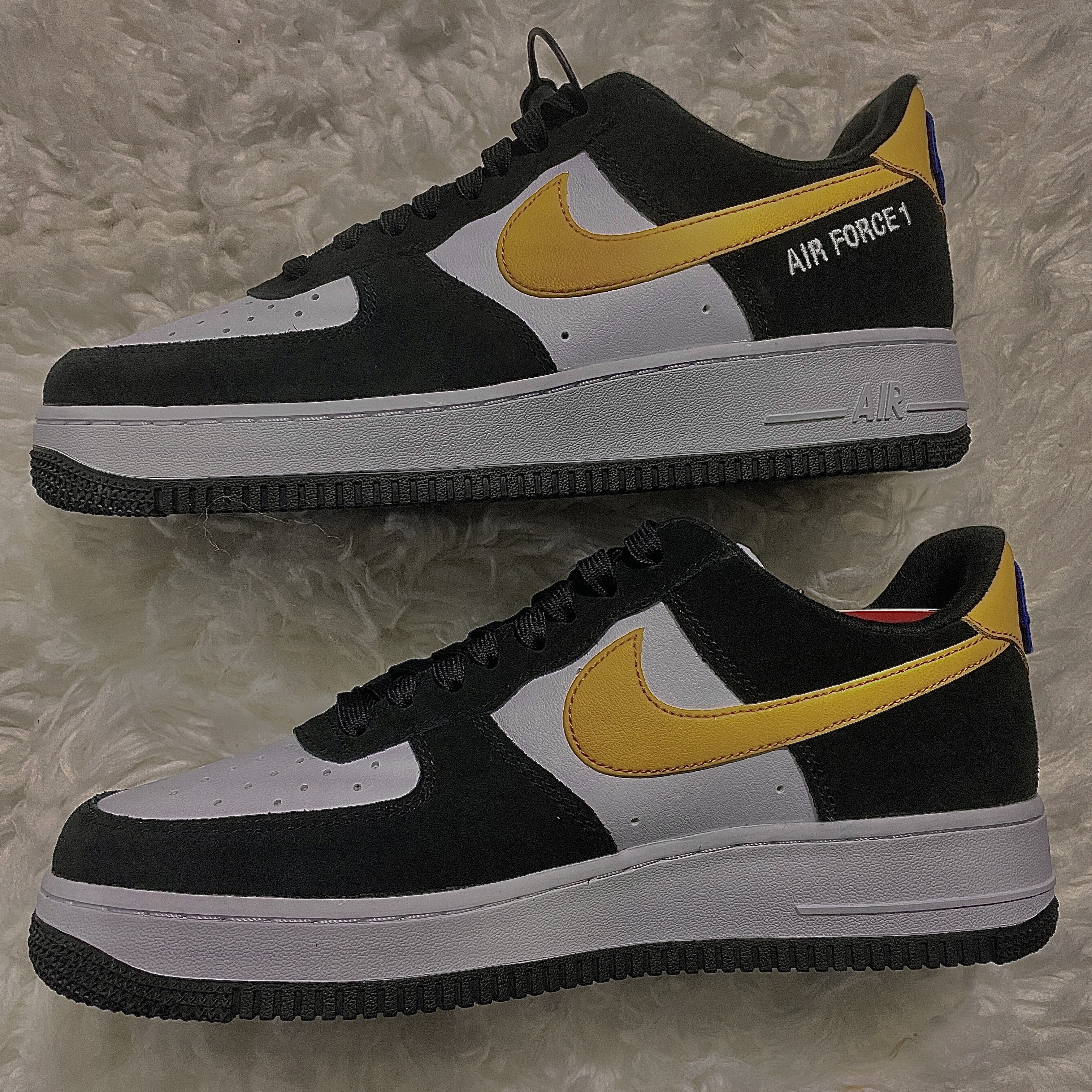 Nike Air Force 1 '07 LV8 Athletic Club Black Dark Sulfur 착용 스타일 - 4