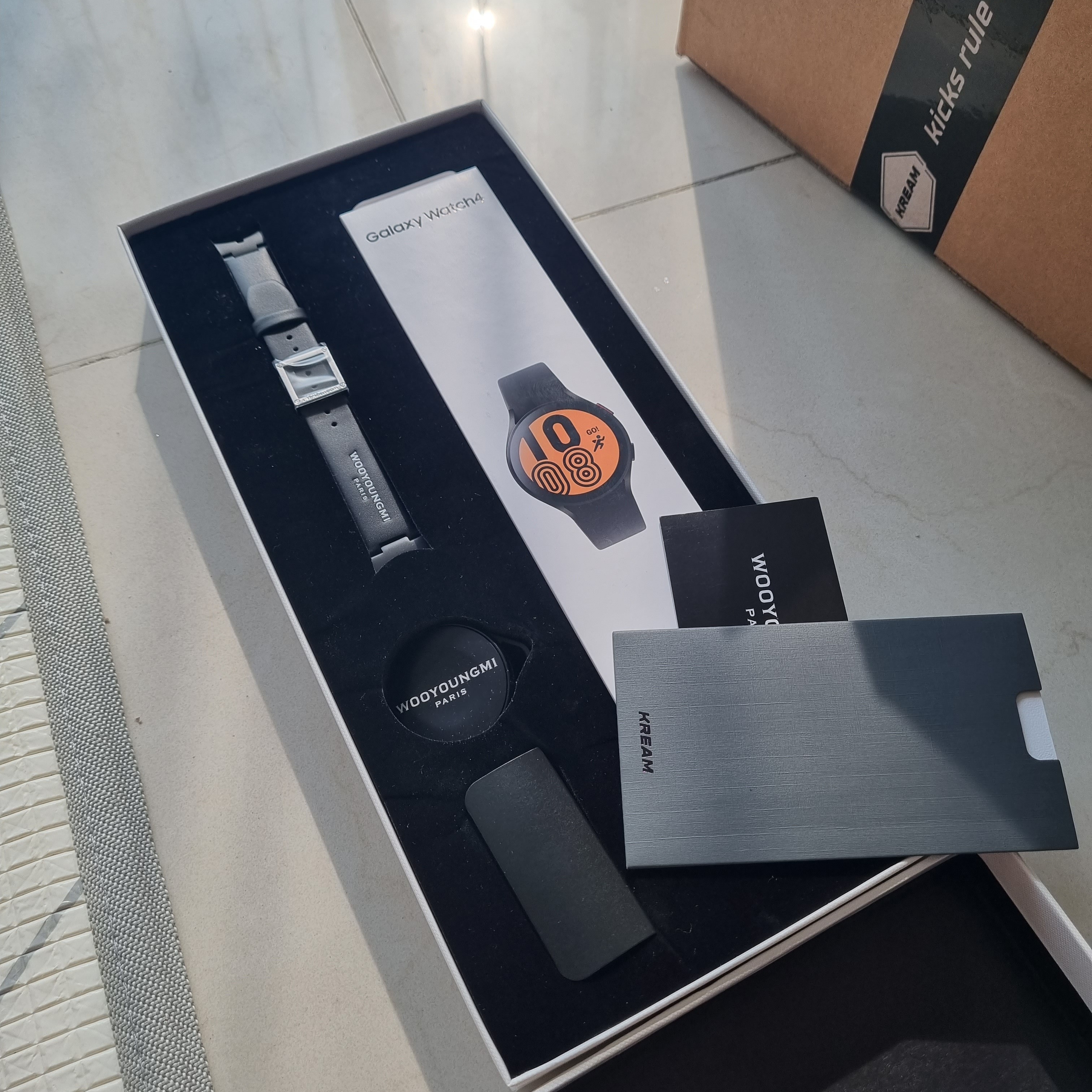 Samsung Galaxy Watch4 44mm Wooyoungmi Edition (Korean Ver.) 착용 스타일 - 2