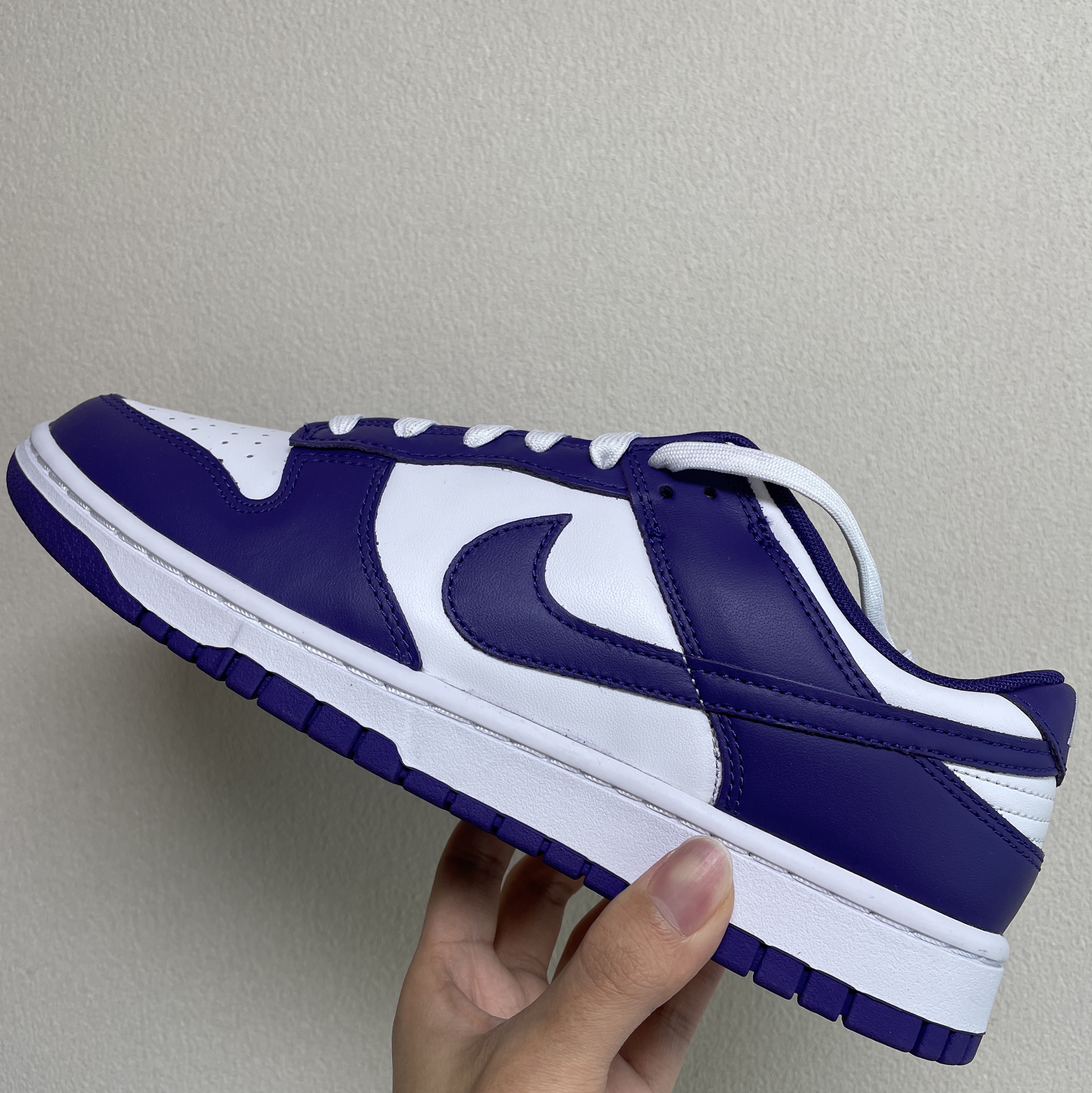 Nike Dunk Low Retro Championship Court Purple 착용 스타일