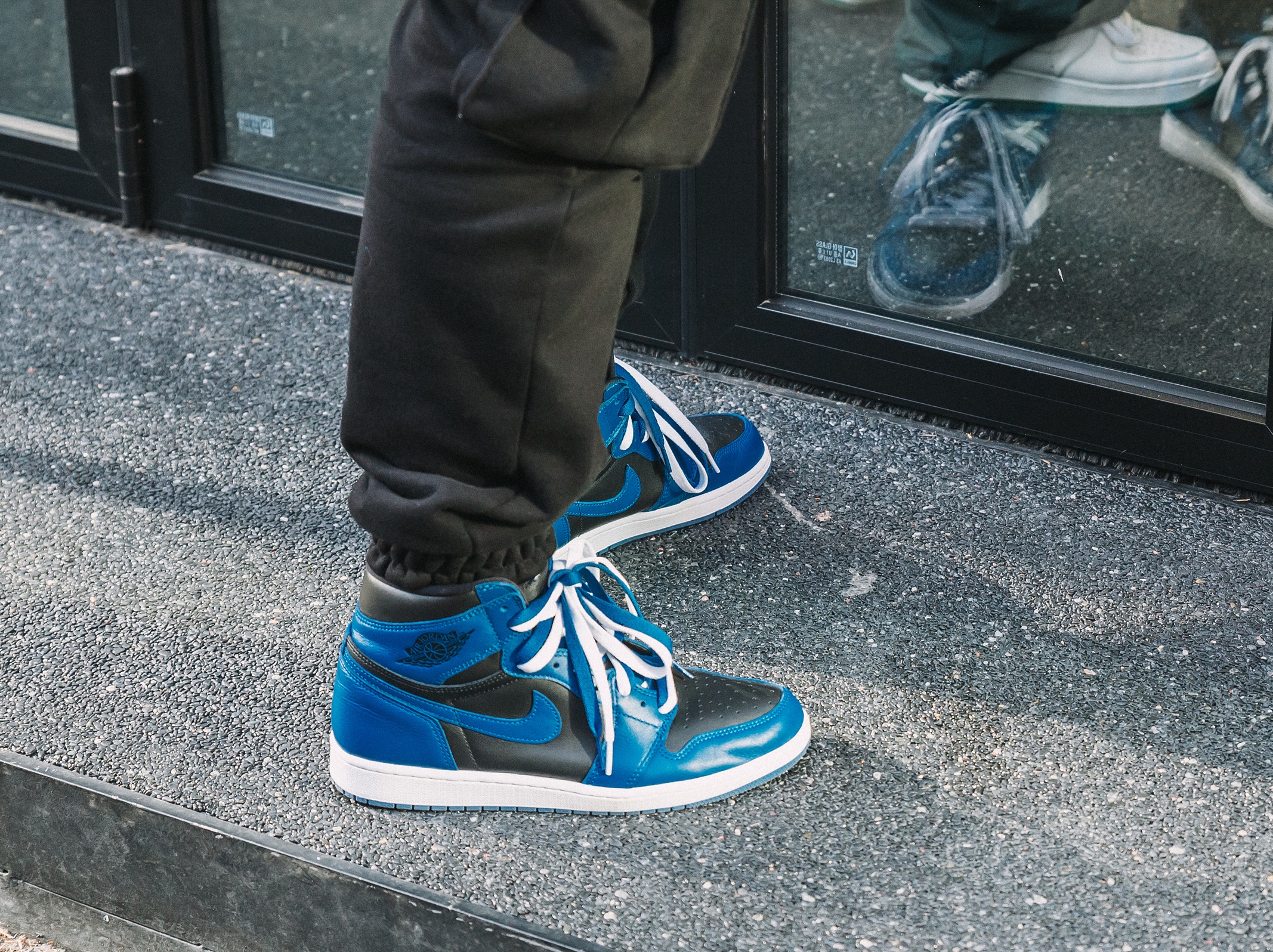 Jordan 1 Retro High OG Dark Marina Blue 착용 스타일