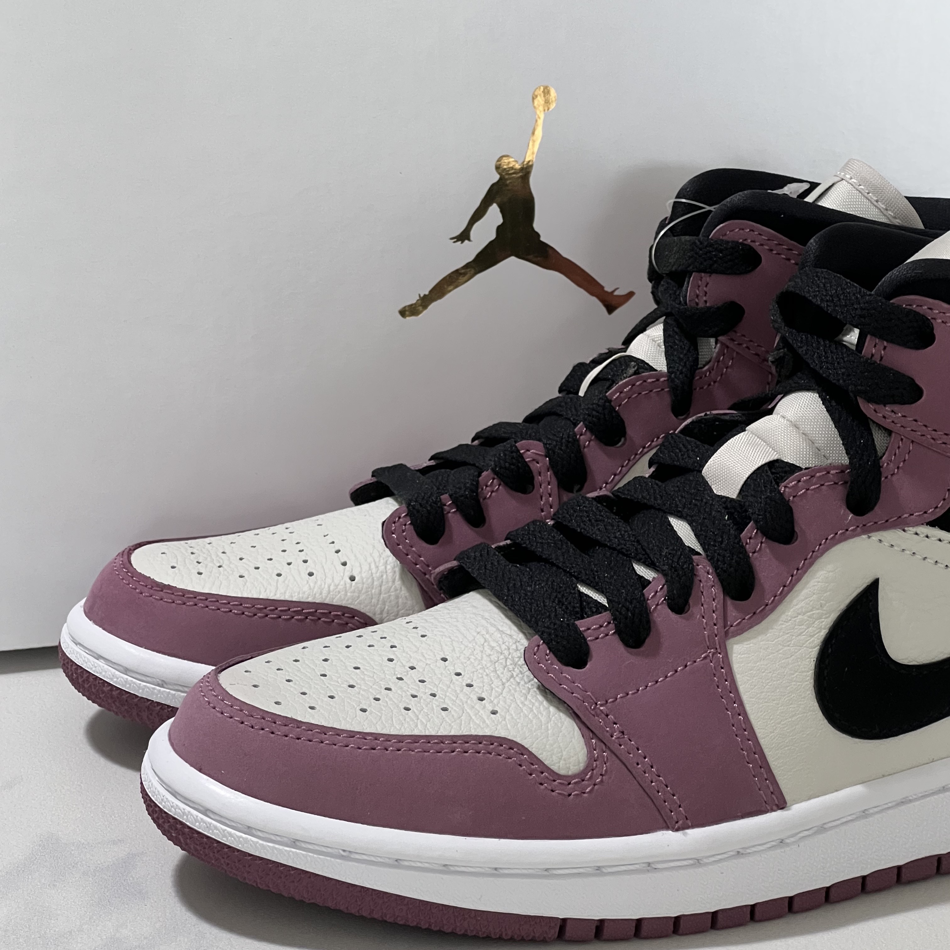 (W) Jordan 1 Mid SE Light Mulberry 착용 스타일 - 2