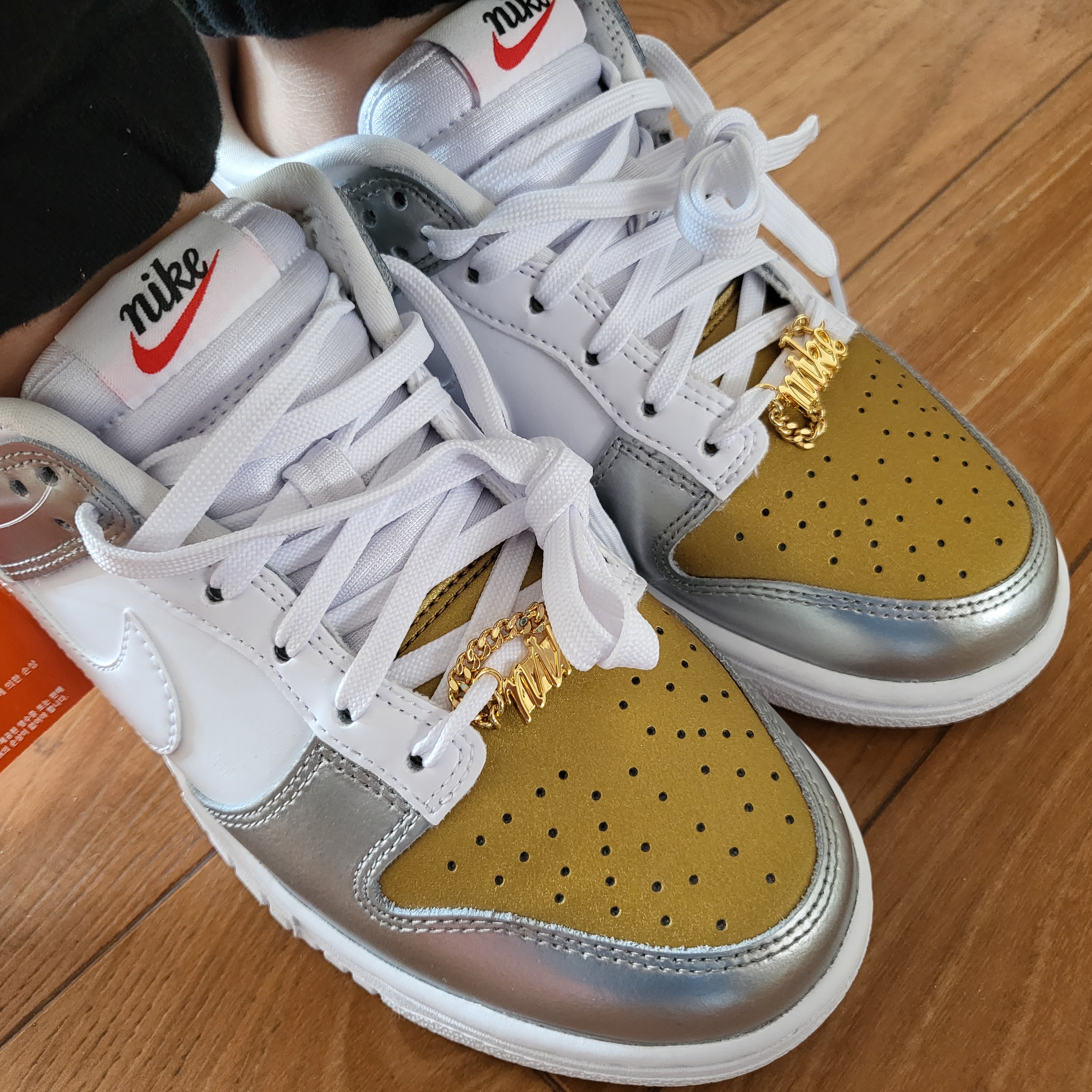 (W) Nike Dunk Low SE Heirloom 착용 스타일 - 4