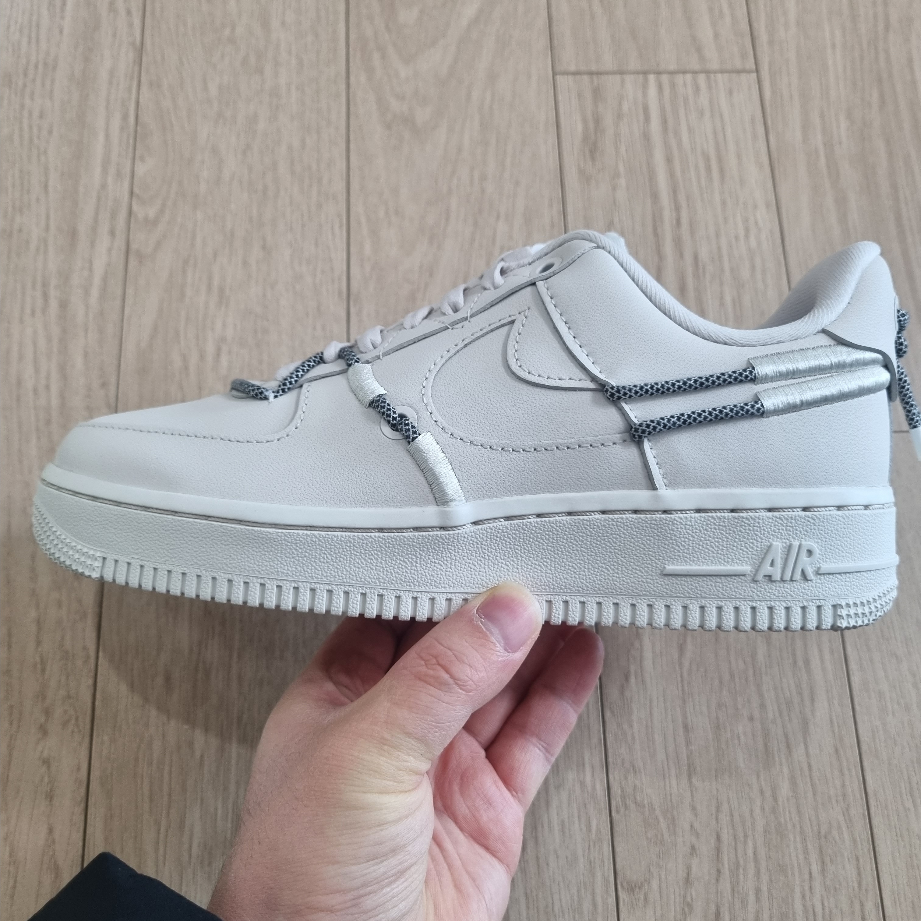 (W) Nike Air Force 1 '07 LX Light Orewood Brown 착용 스타일 - 2