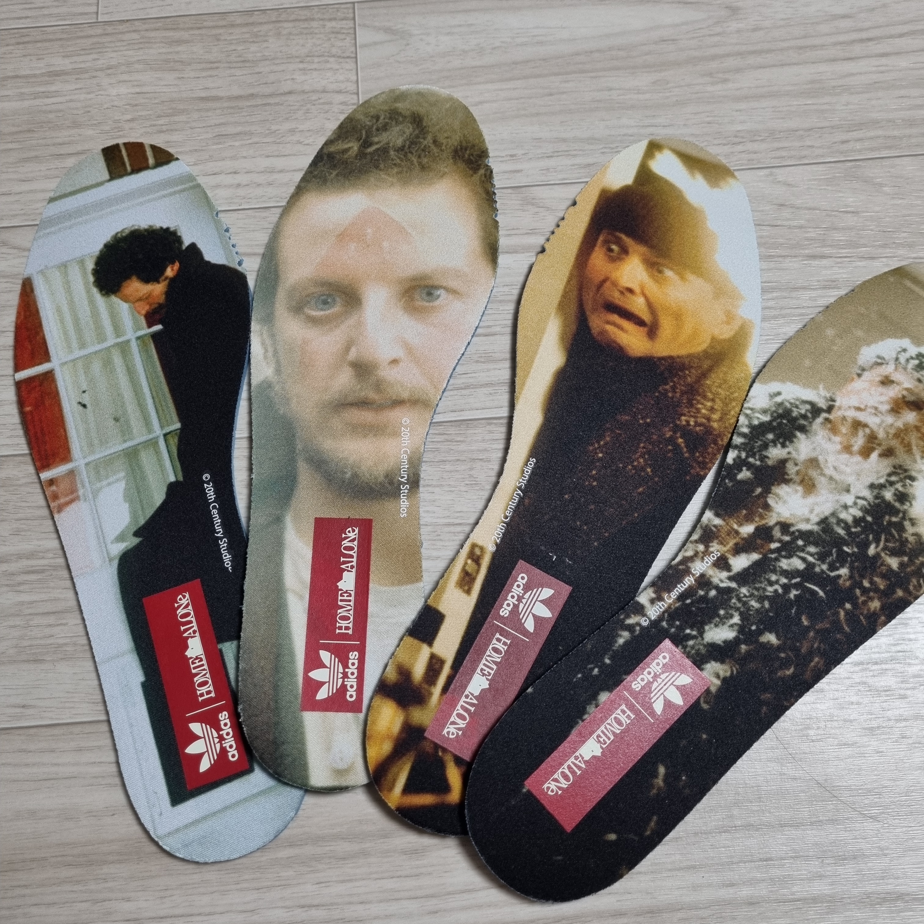 Adidas Forum Low Home Alone 착용 스타일 - 4