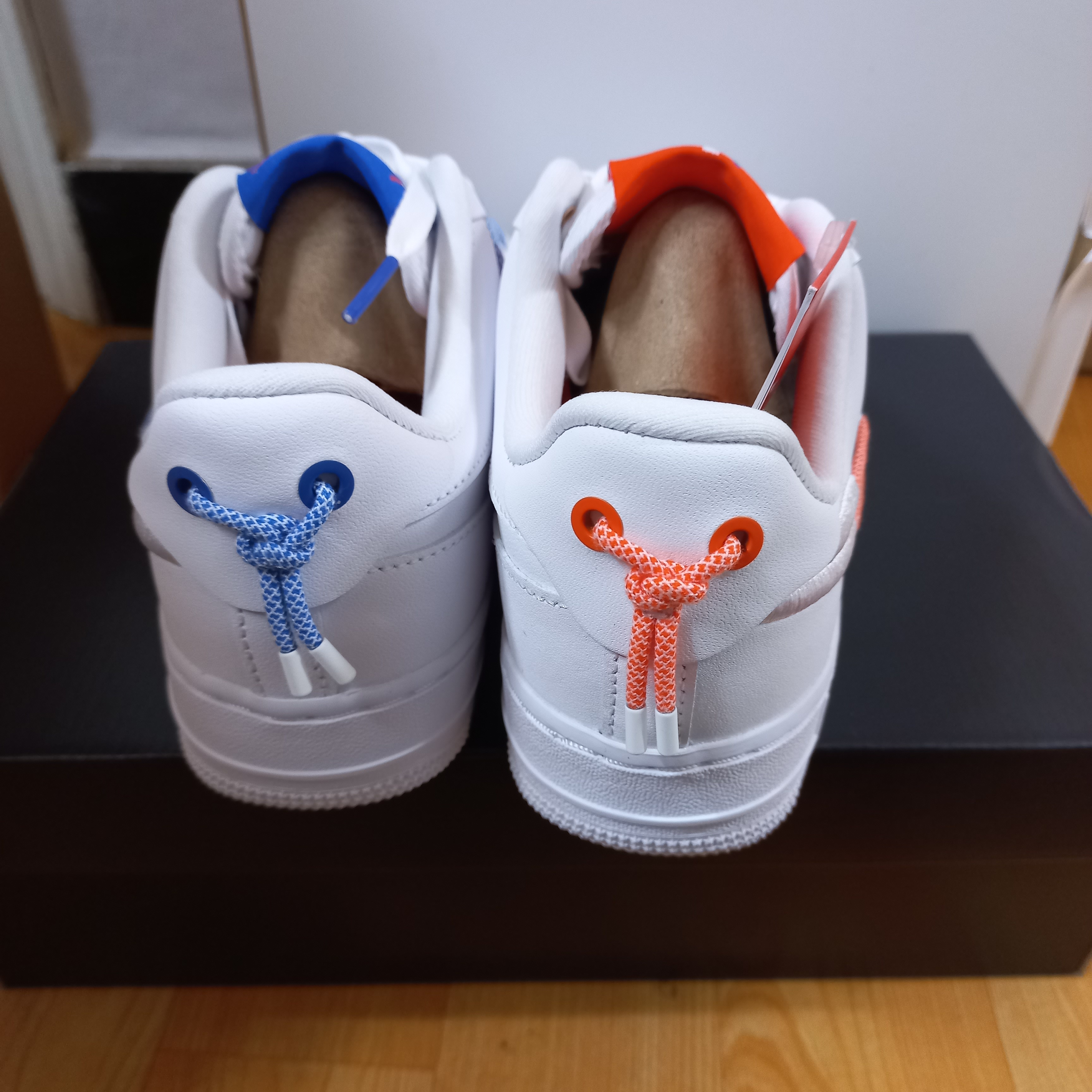 (W) Nike Air Force 1 '07 LX White Safety Orange 착용 스타일 - 3