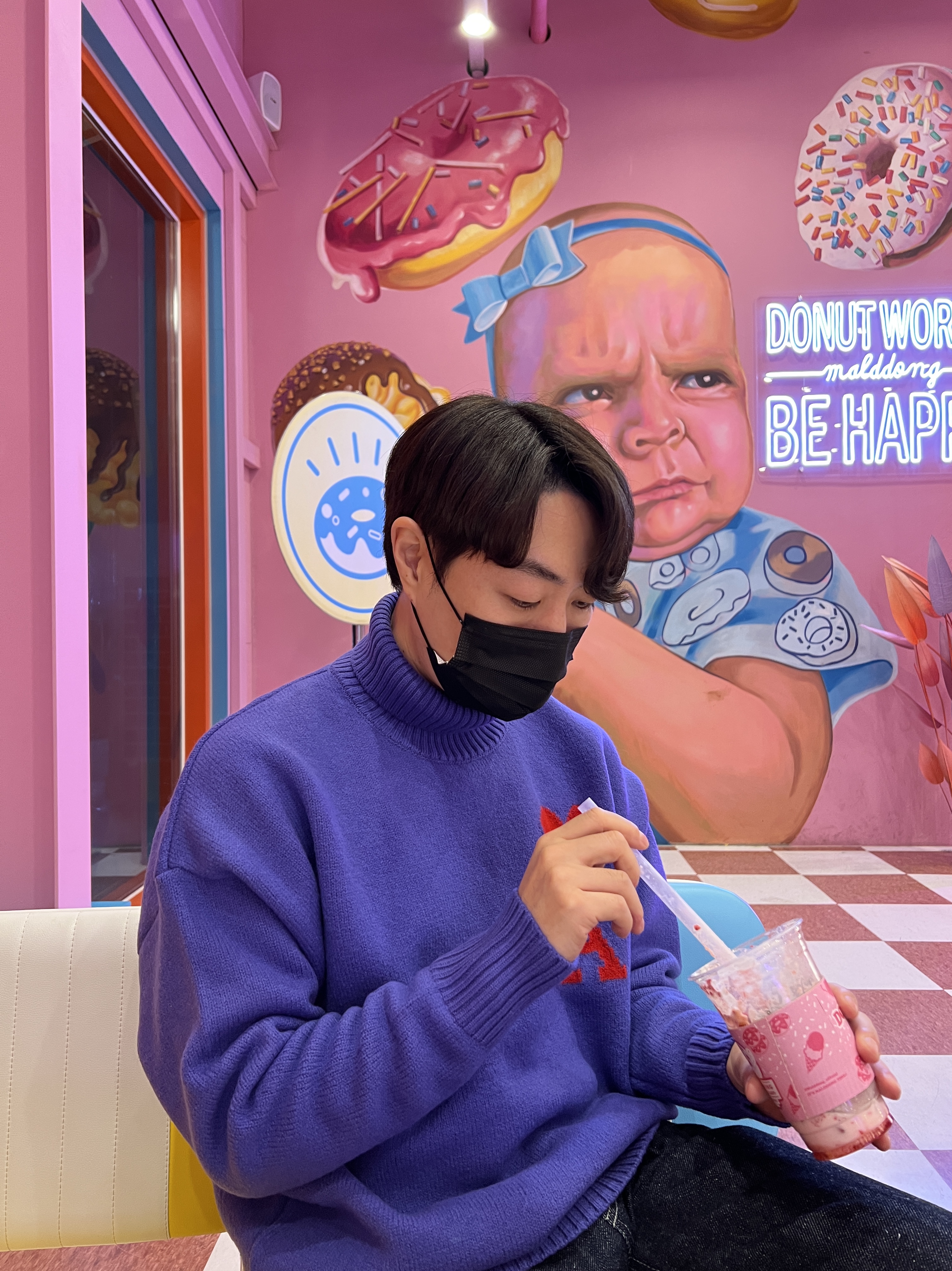 Jordan 1 Retro High OG Court Purple 2020, AMI de Coeur Oversize Intarsia Funnel Neck Sweater Heather Grey 착용 스타일 - 4