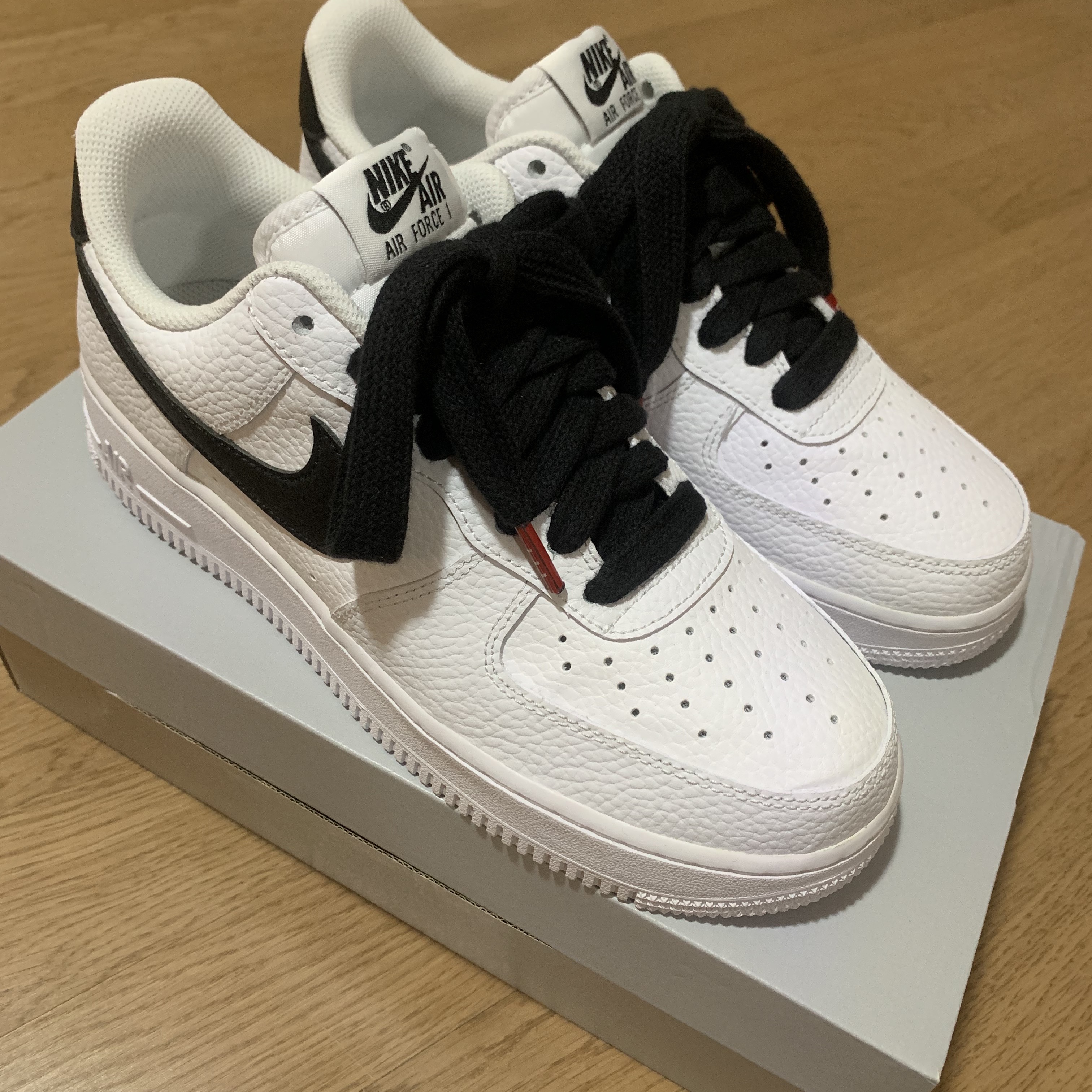 Nike Air Force 1 '07 White Black 착용 스타일 - 3